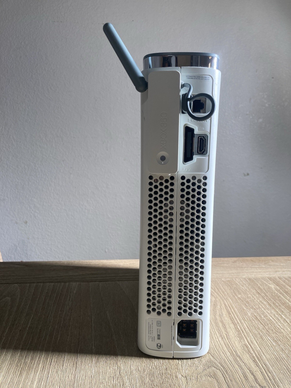 Microsoft Xbox 360 Pro 20GB Home Console – power brick , Wireless a/b/g And VGA
