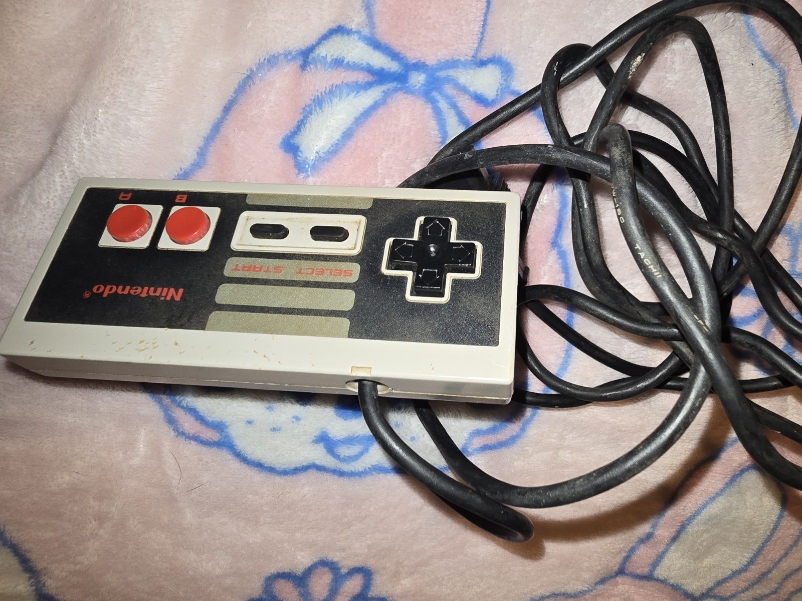 Nintendo NES-001 Entertainment System Console Bundle w/ Controller Zapper AV/RF