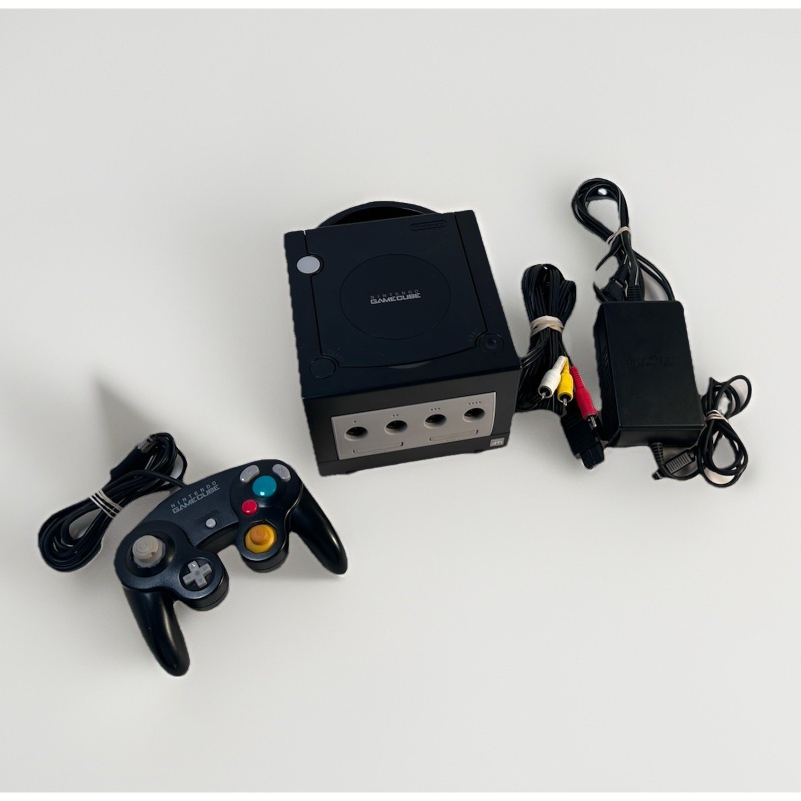 GameCube Black Console (DOL-001) 1 OEM Controllers, Power Cord, AV Cable – EUC
