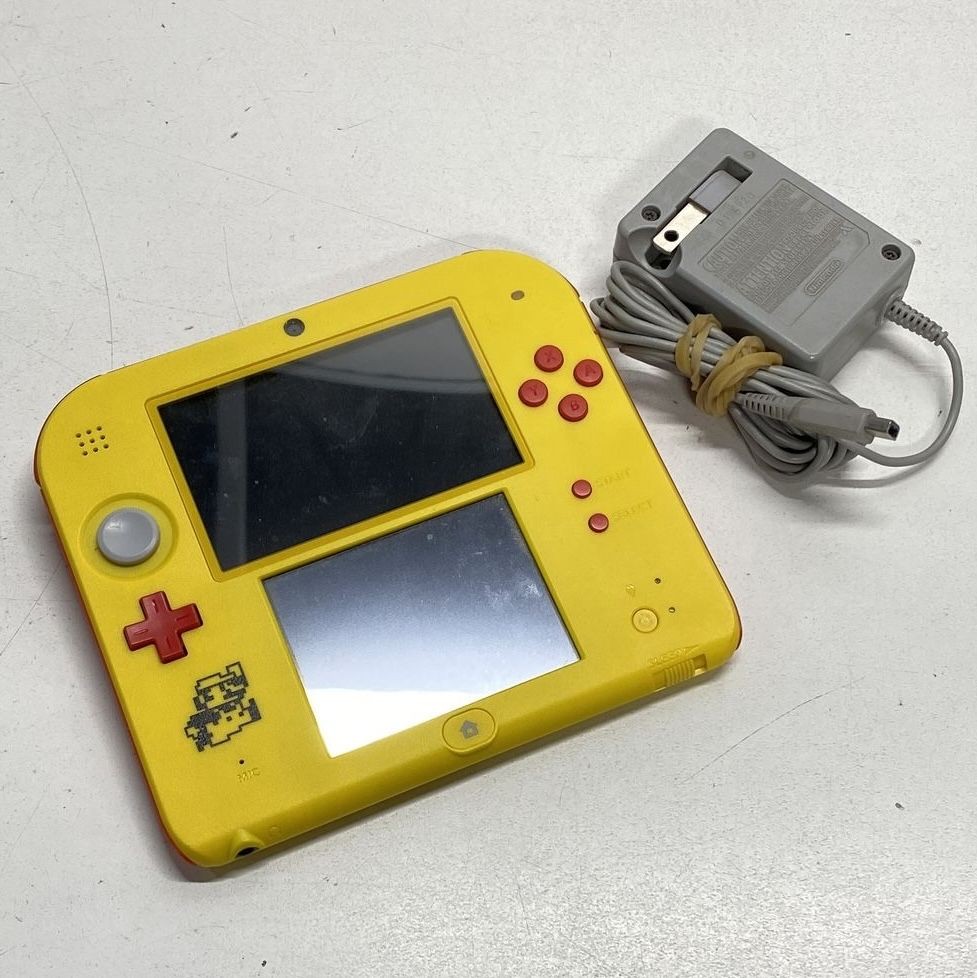 Nintendo 2DS Super Mario Maker Edition Yellow Handheld (FTR-001) & Charger