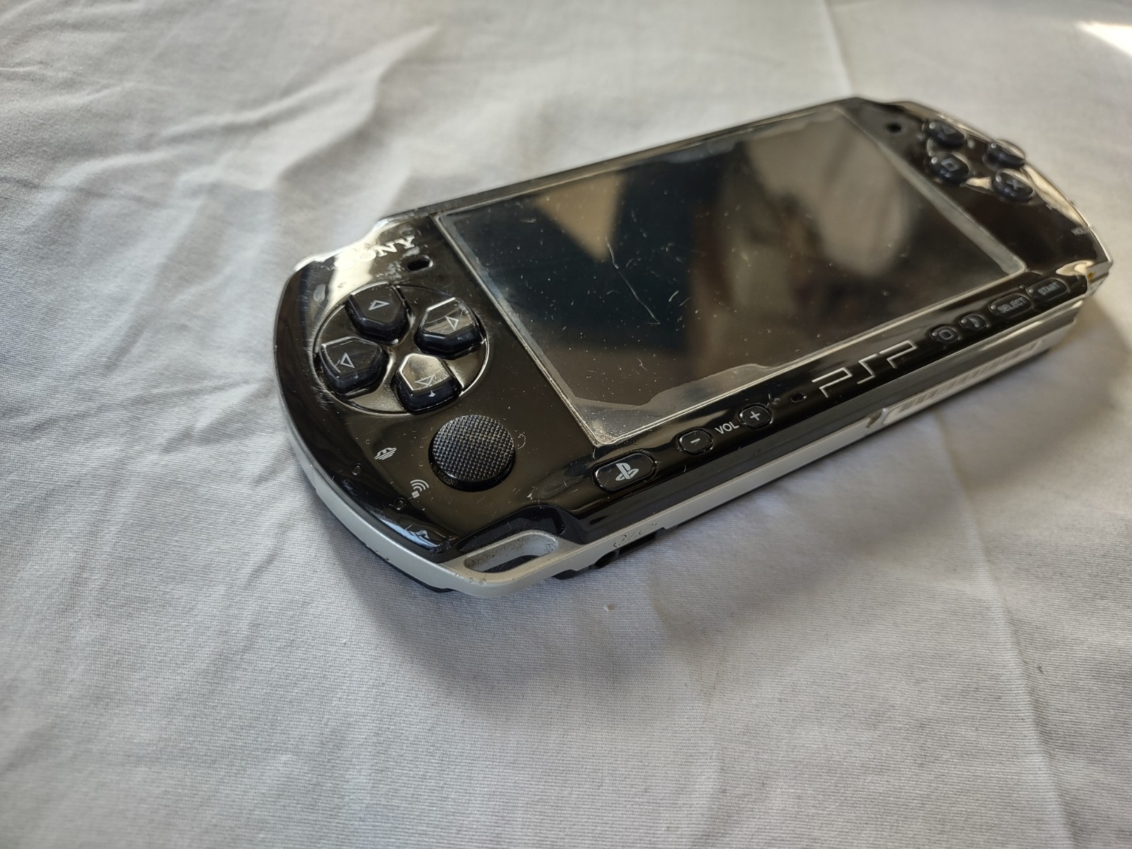 Sony PSP 3001 Portable Handheld Console System New battery + 5 Games + 1 movie