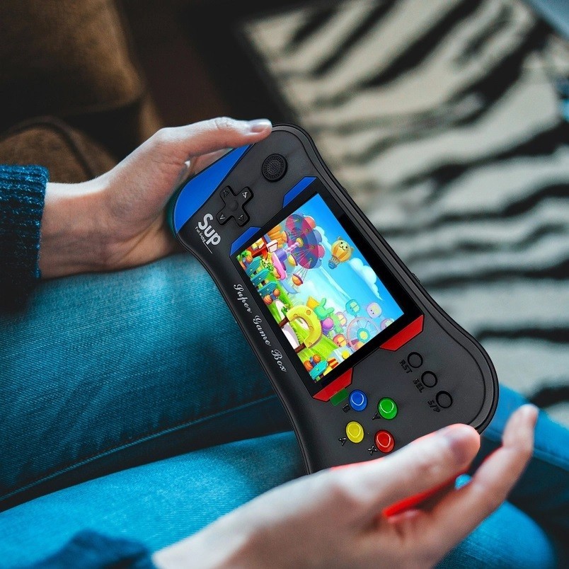 Portable Retro Game Console 3.5″ HD Screen – 2 Players Support – Black Edition