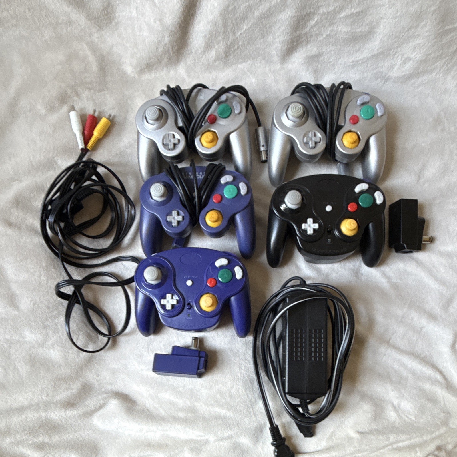 Nintendo GameCube Silver Bundle Bionicle Heroes 5 Controllers W/Memory cardClean