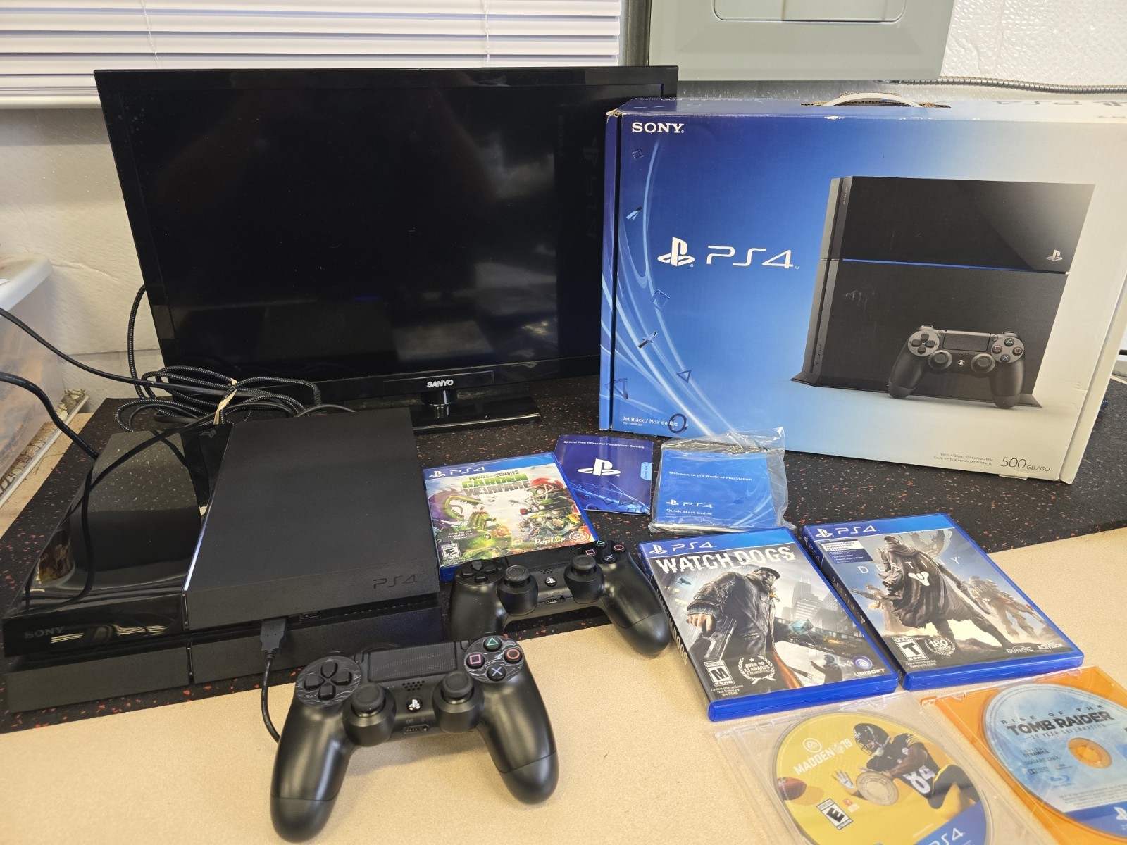 Sony PlayStation 4 500GB Jet Black Console + 2 Controllers & Original Box PS4