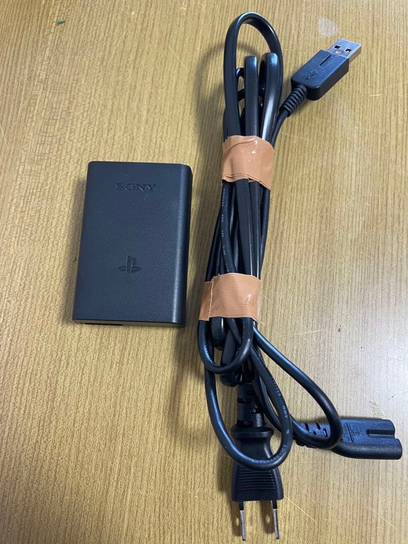 Sony PS Vita PCH-2000 White Console Tested Working Charger Included Region Free