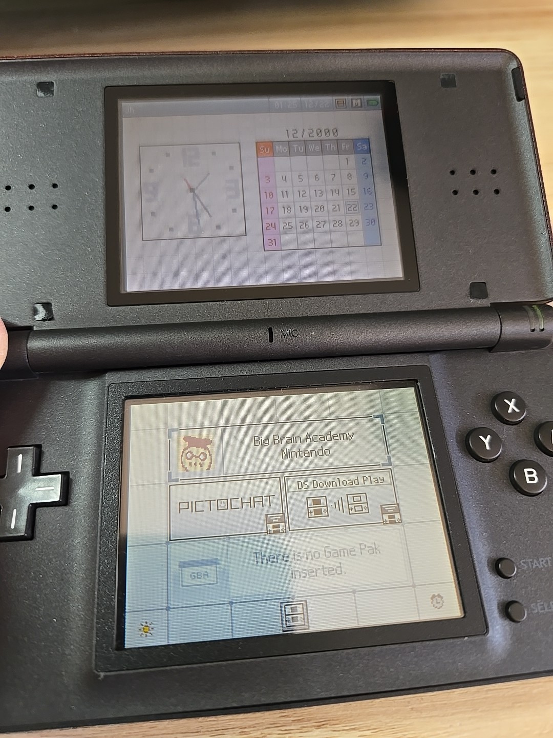 Nintendo DS Lite Crimson Handheld System – Red/Black – GBA Port NOT Working