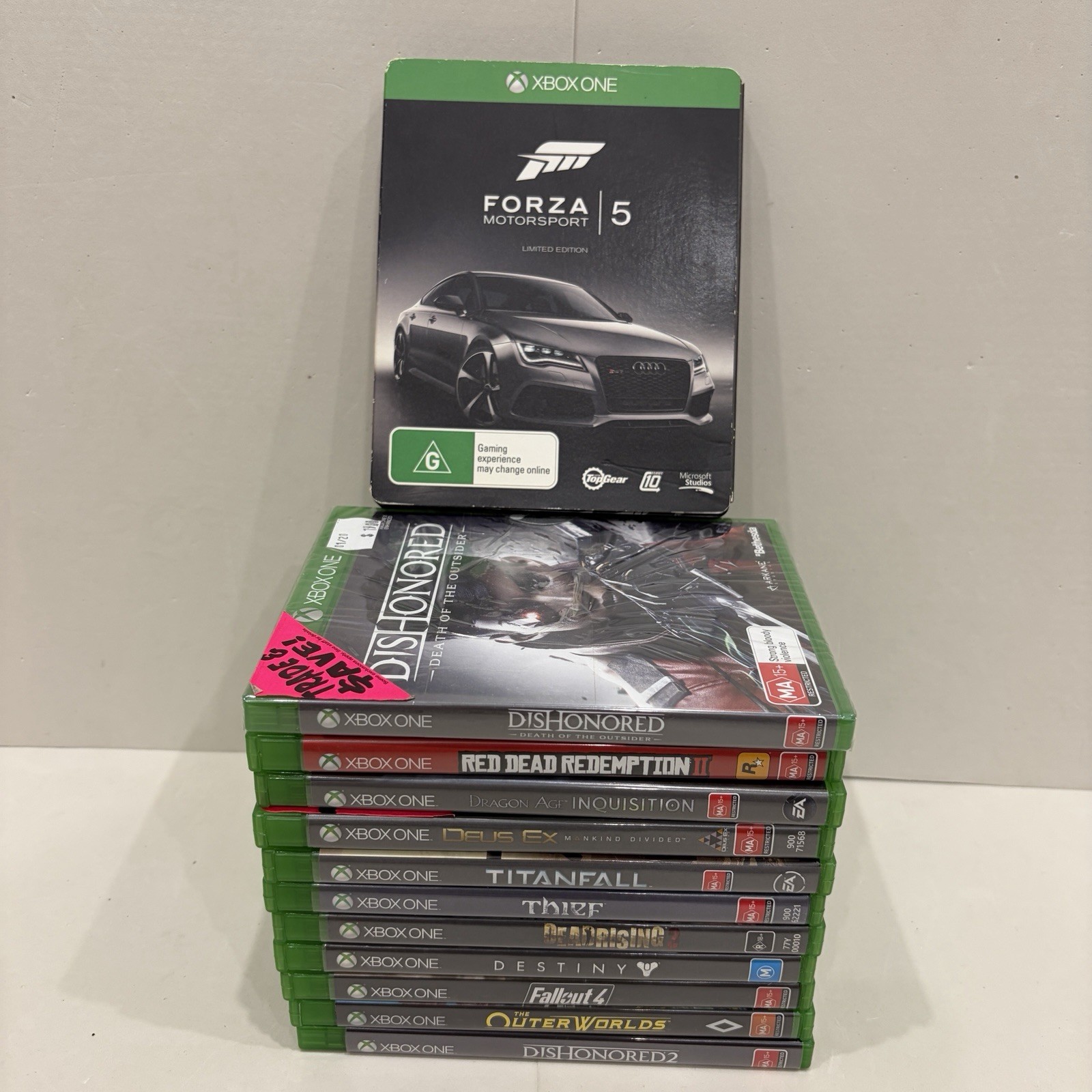 Microsoft Xbox One 500GB 1540 Bundle with 2 Controllers & 12 Games – Working