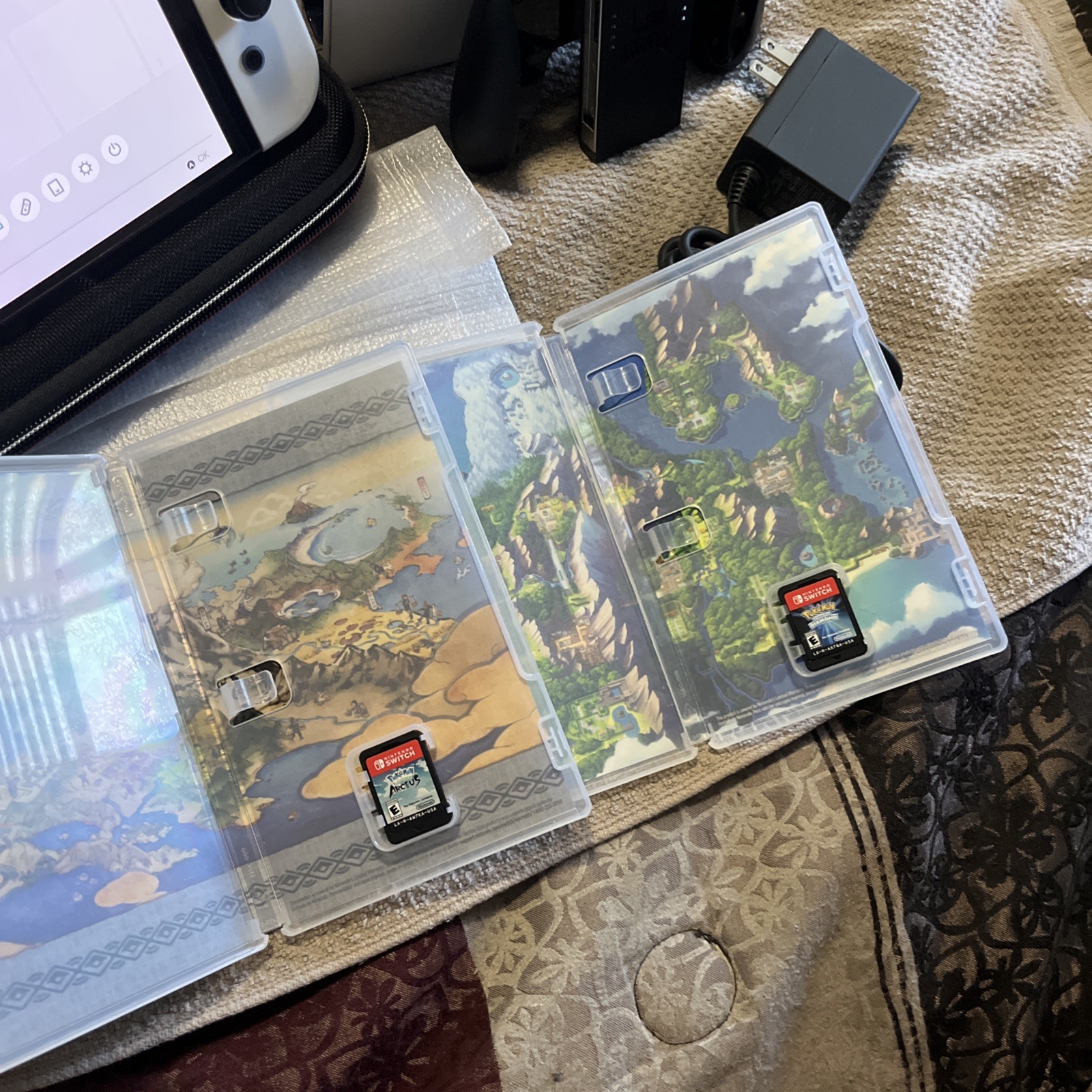 Nintendo Switch OLED White Bundle 128GB Pokémon Arceus & Brilliant Diamond Works