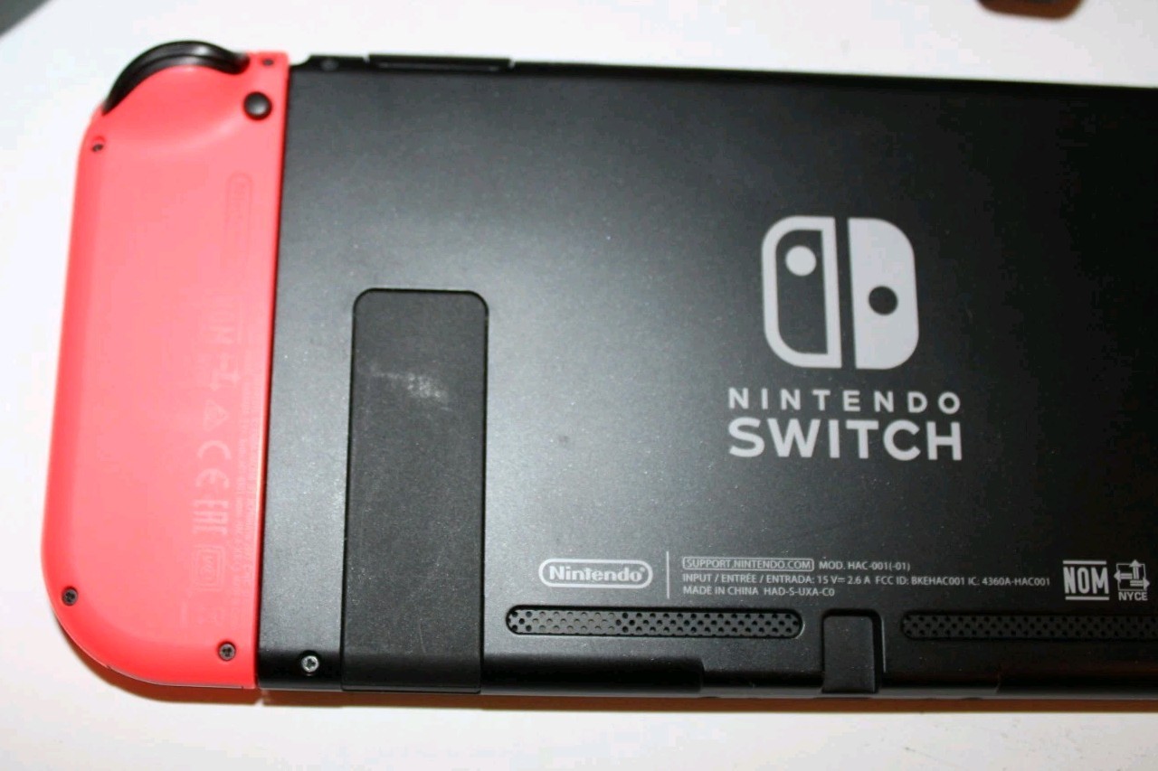 Nintendo Switch Console Model HAC-001(01) Bundle w/ 3 Games, Carrying Case, Extr
