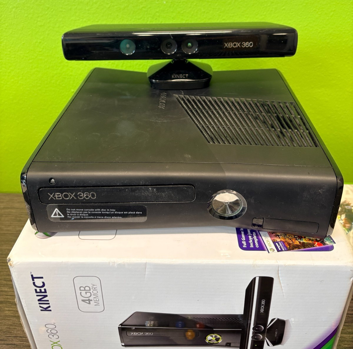 Microsoft Xbox 360 Console and Kinect – Black with 3 controllers, games included