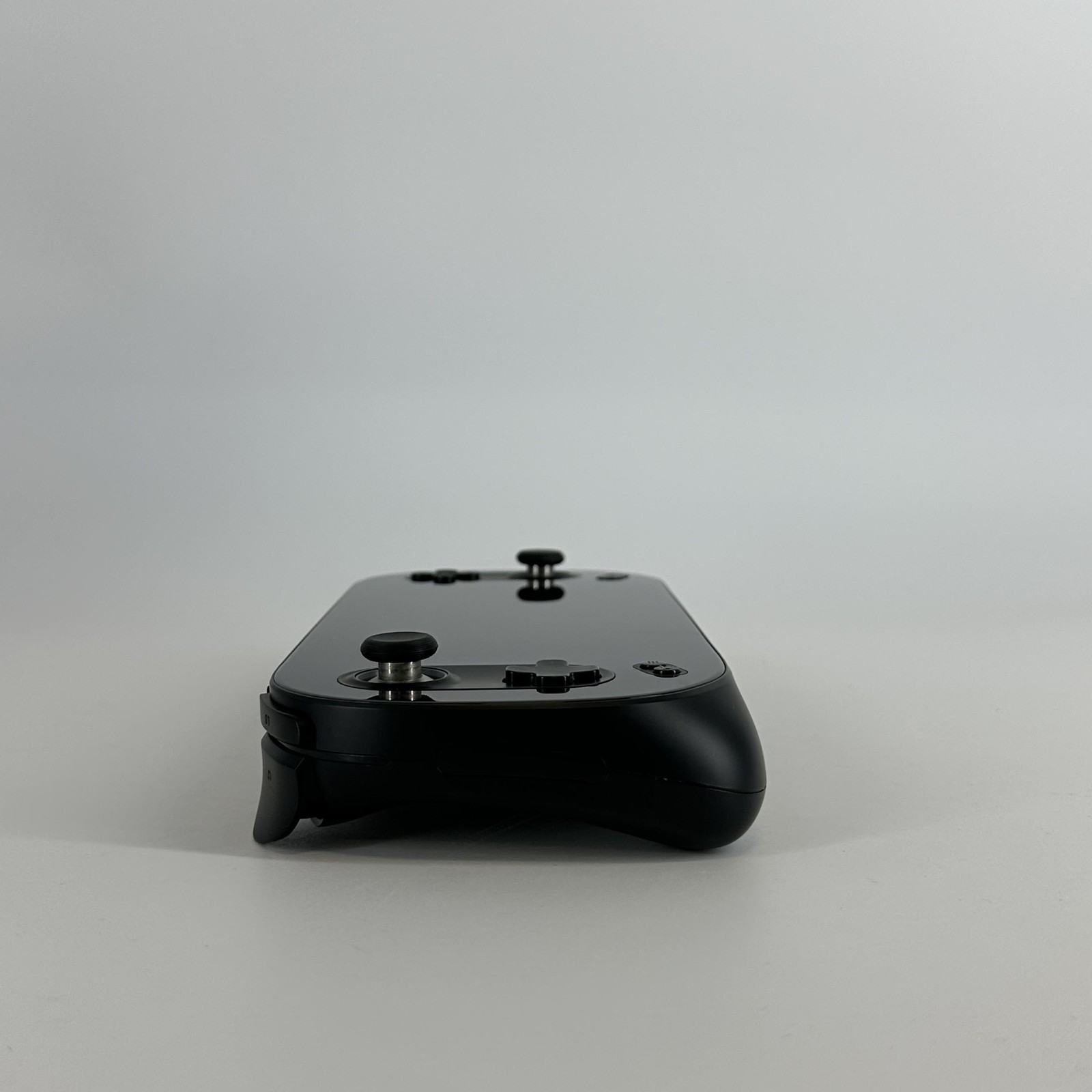 AYANEO 2 Console Black 2TB w/ Case – Good Condition