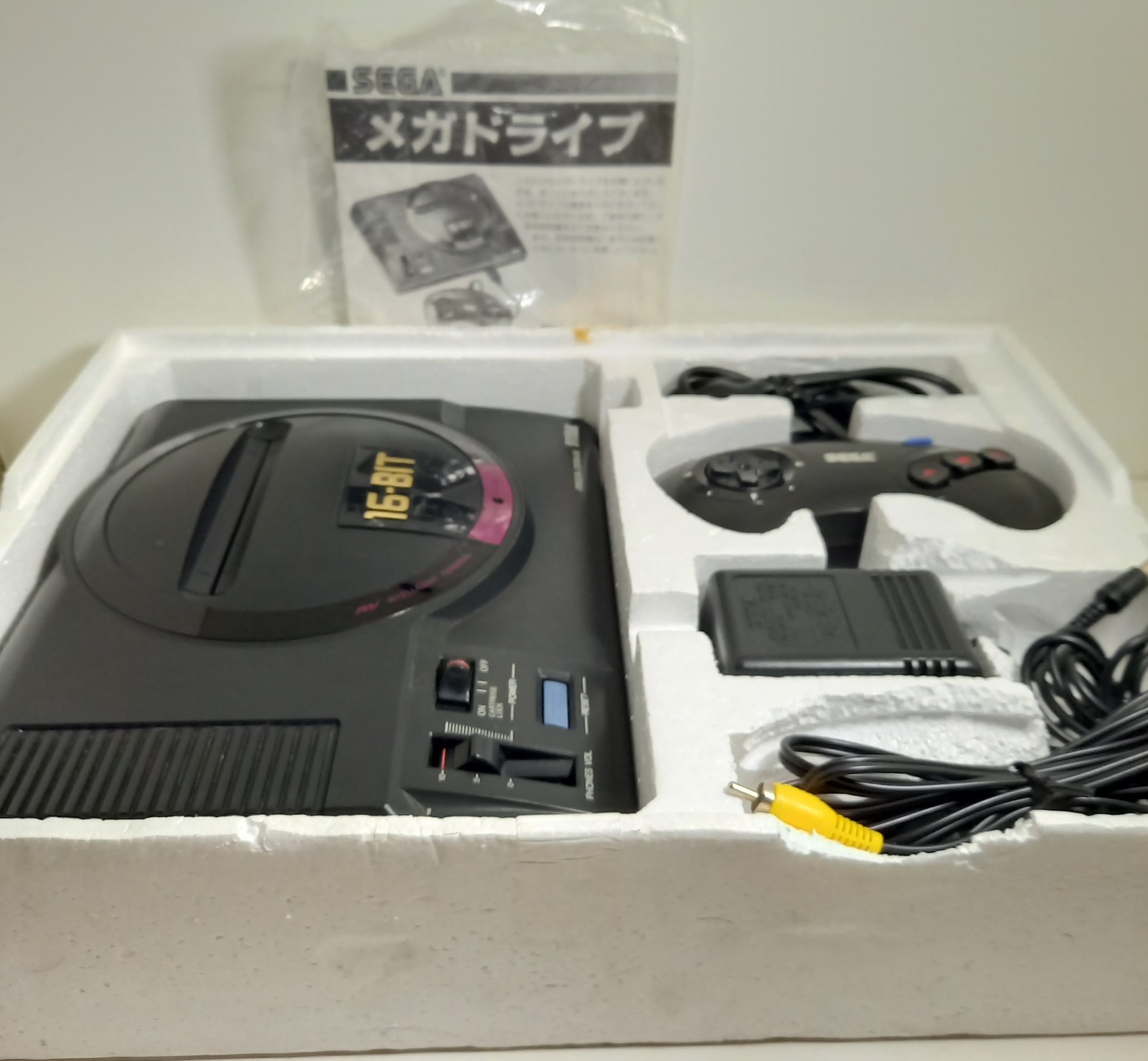 SEGA Sega Mega Drive MD HAA-2510 Black Color W/AC adapter Controller Box Manual