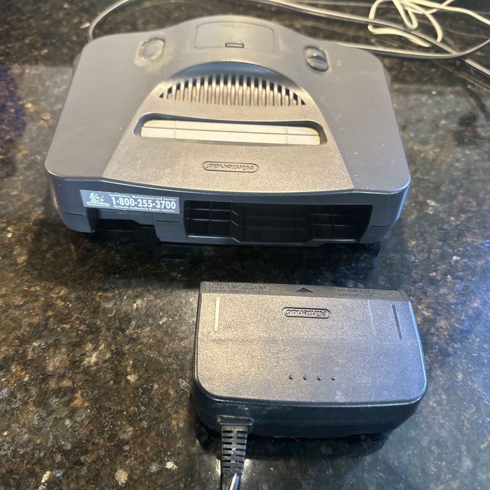 Nintendo 64 System 32MB Home Console – Charcoal Gray