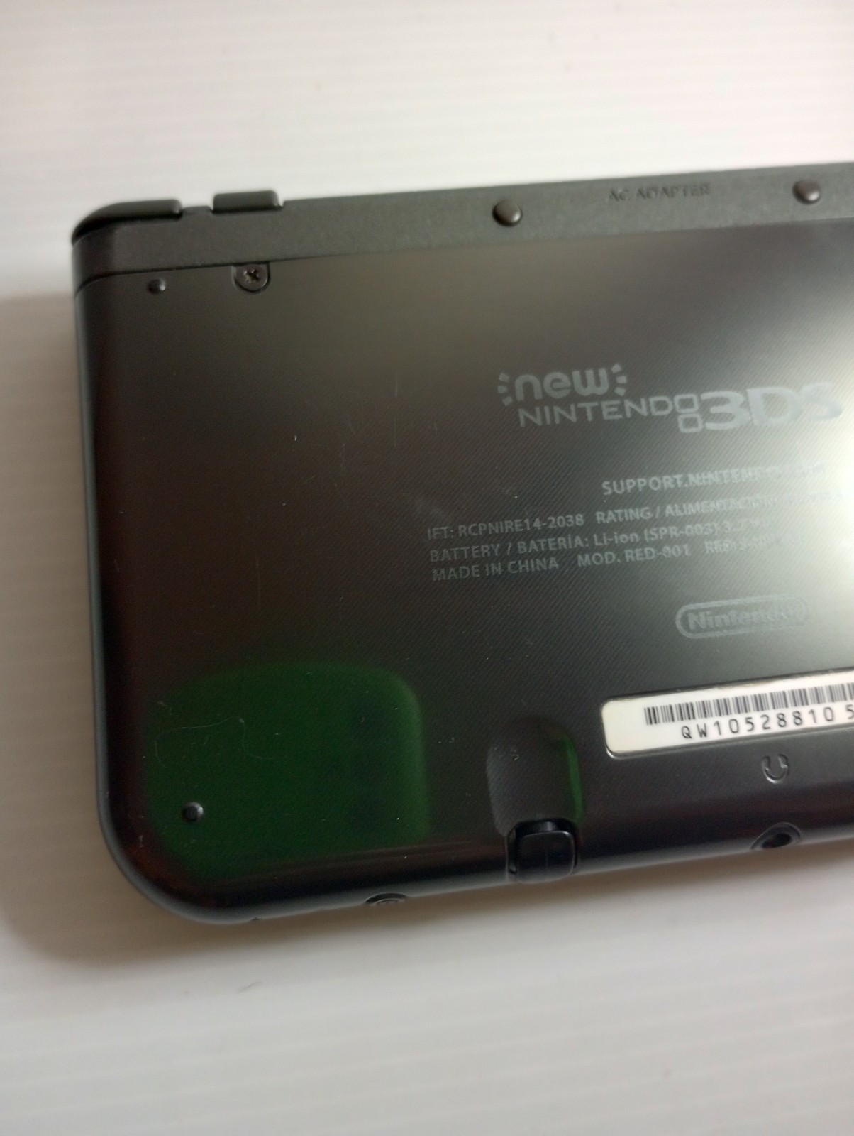 Nintendo New 3DS XL Handheld Gaming System Black Gray Good Shape w/ Charger