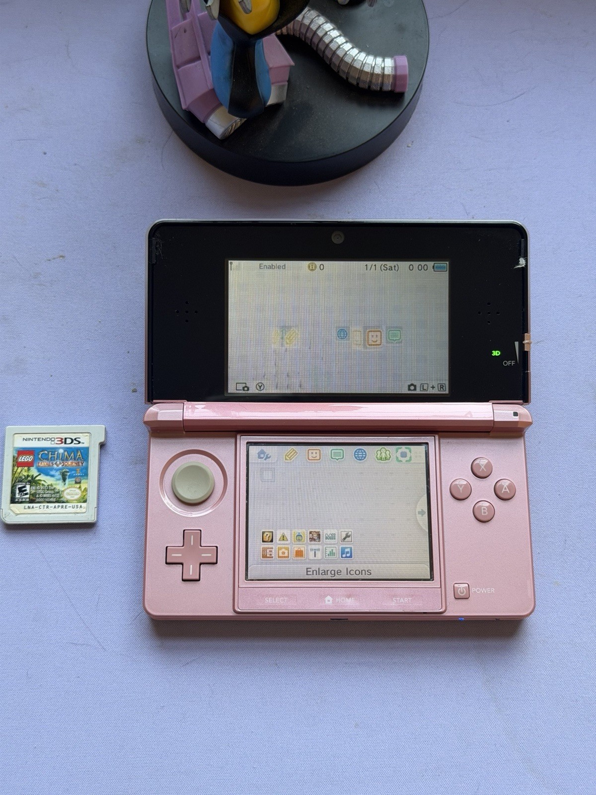 EXCELLENT CONDITION 3DS W/ Charger and Game