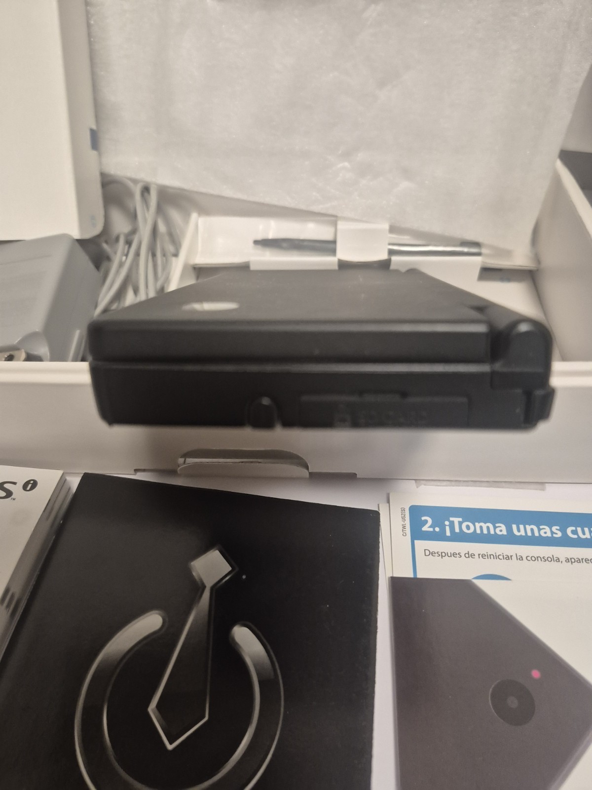 VTG Nintendo DSi Modle# TW4007700. Matte Black. 5 Games W/ Manuals + Inserts….