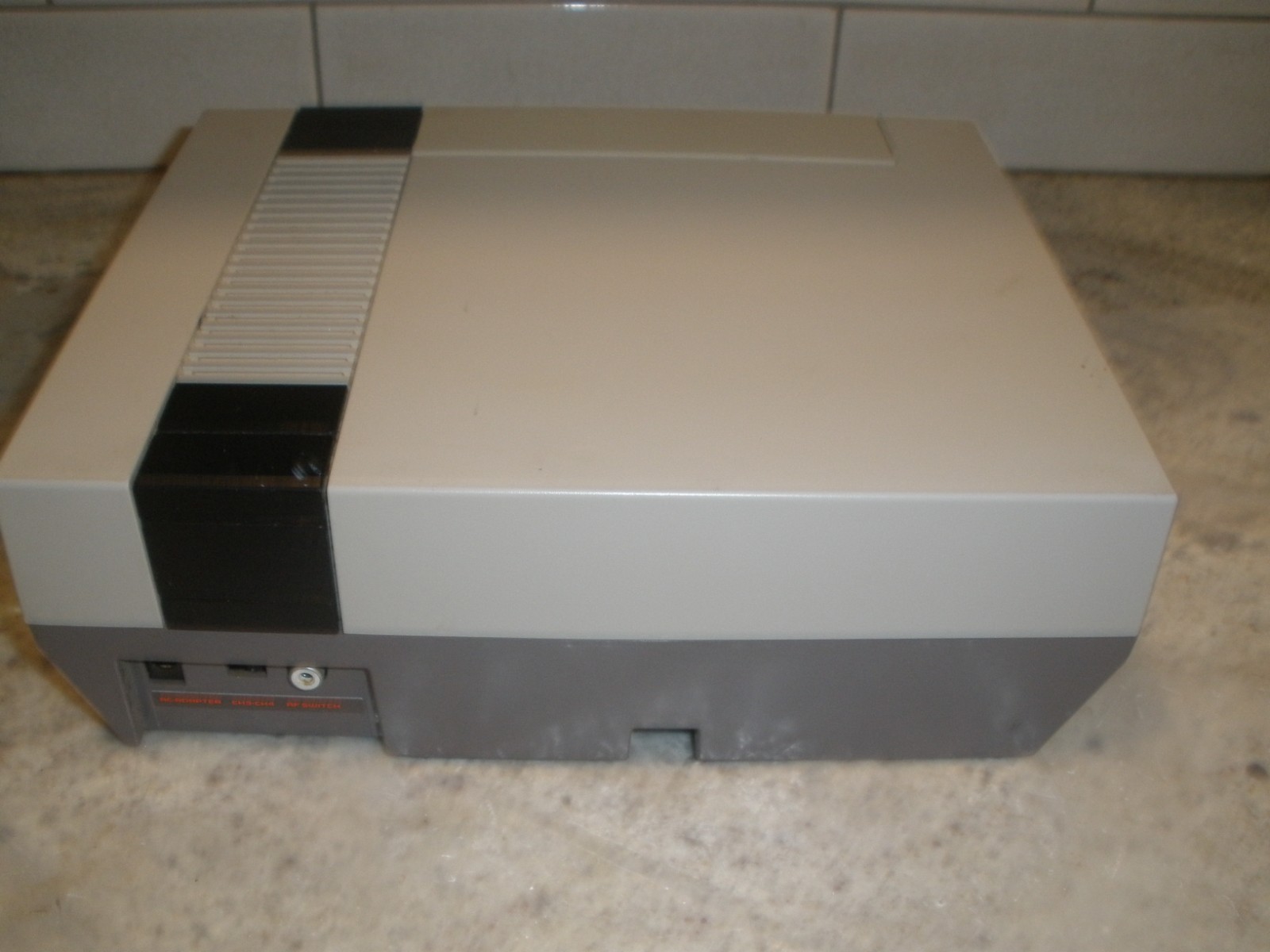 ORIGINAL NINTENDO NES HOME CONSOLE NES-001 WORKS (READ DESC