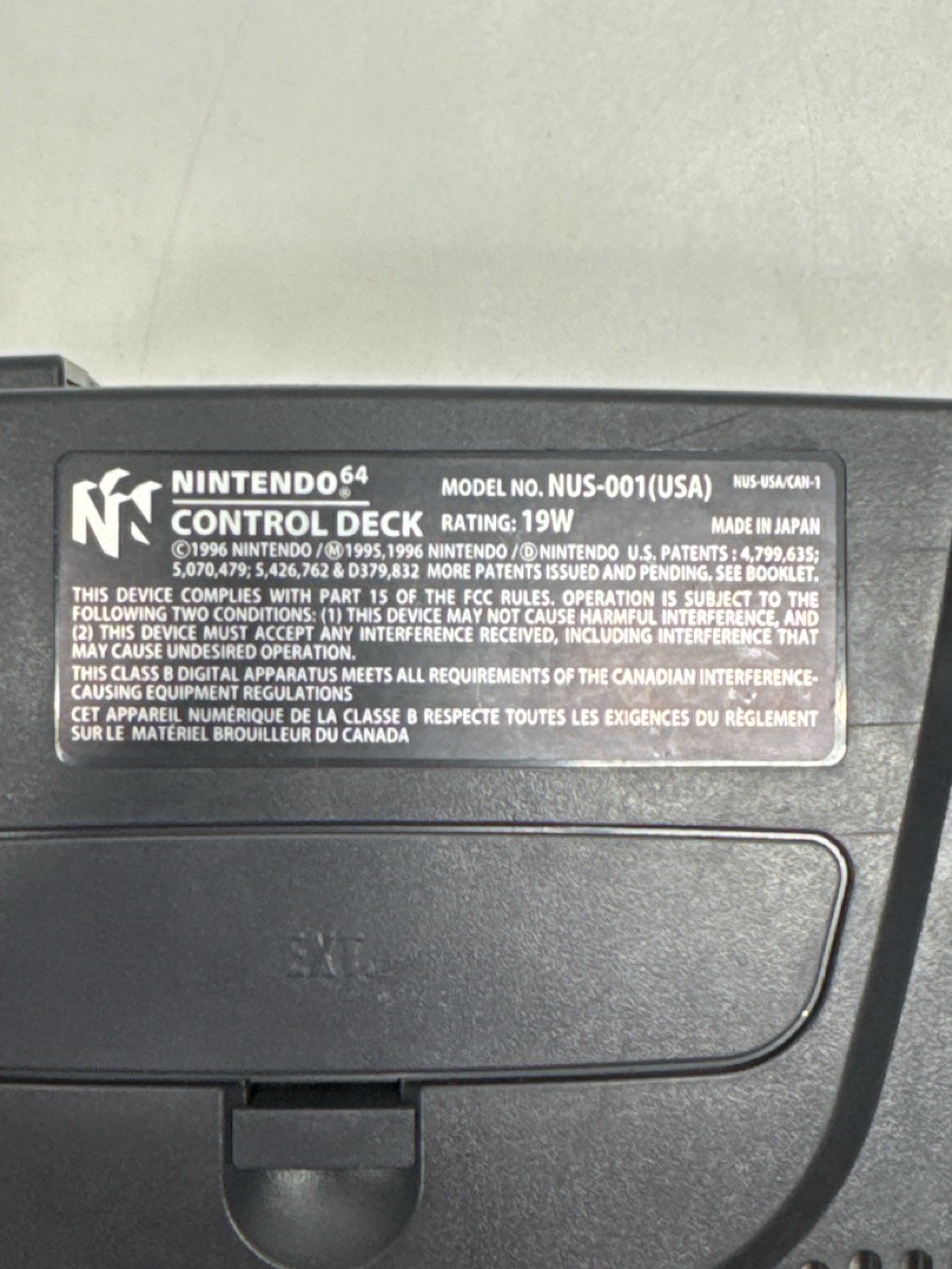 Nintendo 64 Console With Accessories (P03065611)