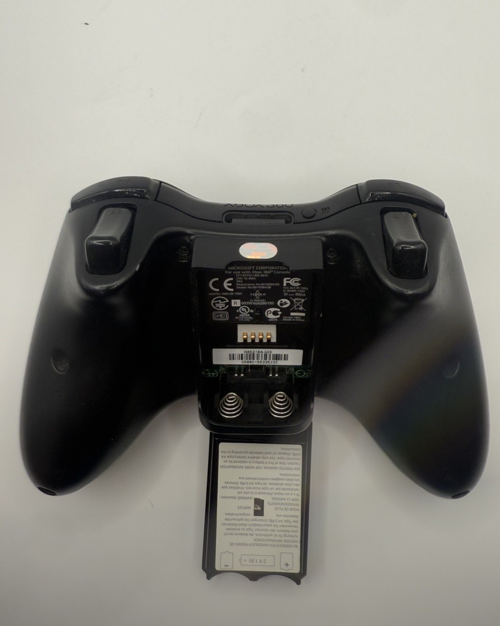 Microsoft Xbox 360 Console Black, Kinect Camera, Controller, Cords Tested 60 GB