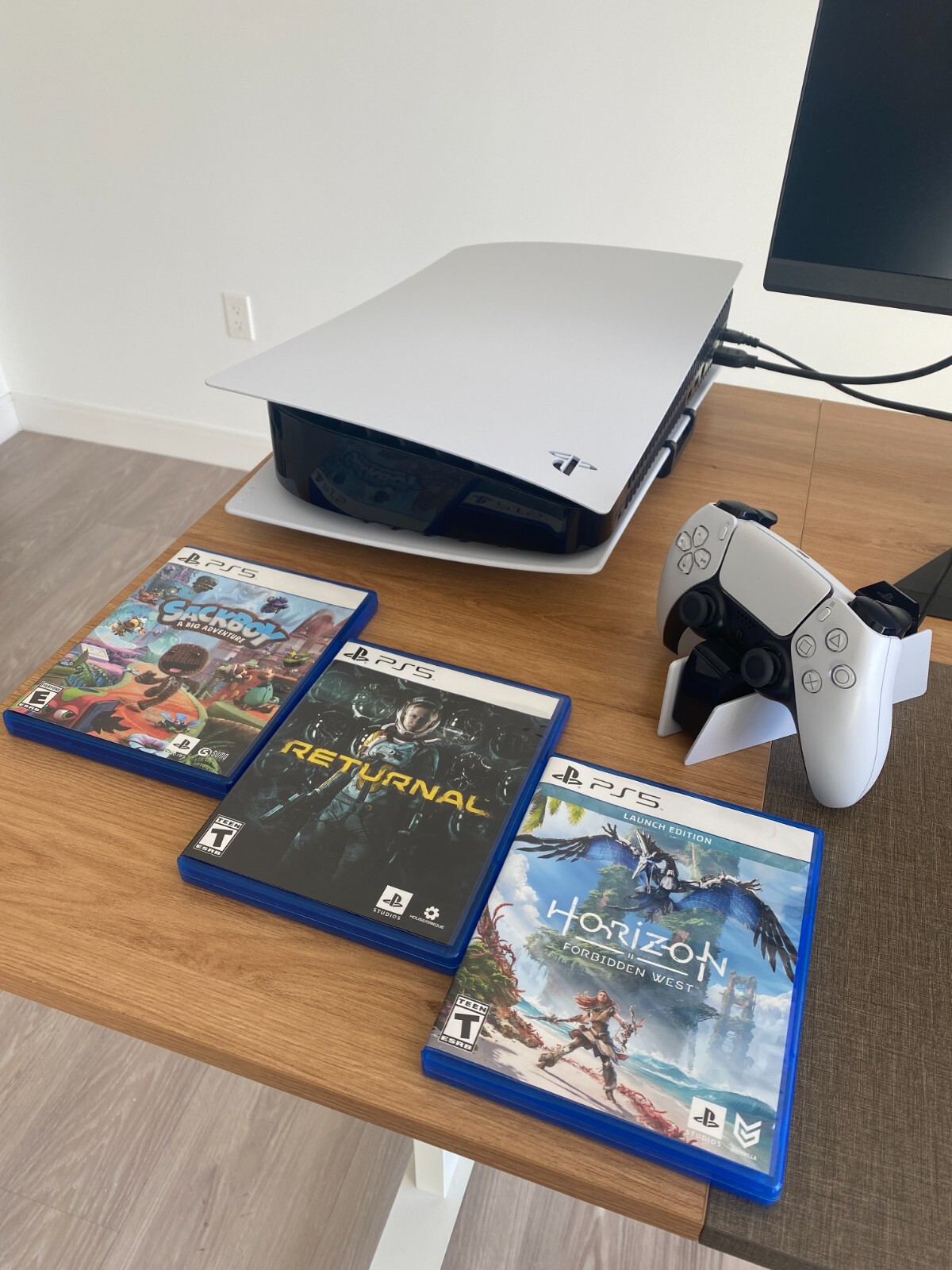 Sony CFI-1215A PS5 Blu-Ray Edition Console – White with some games