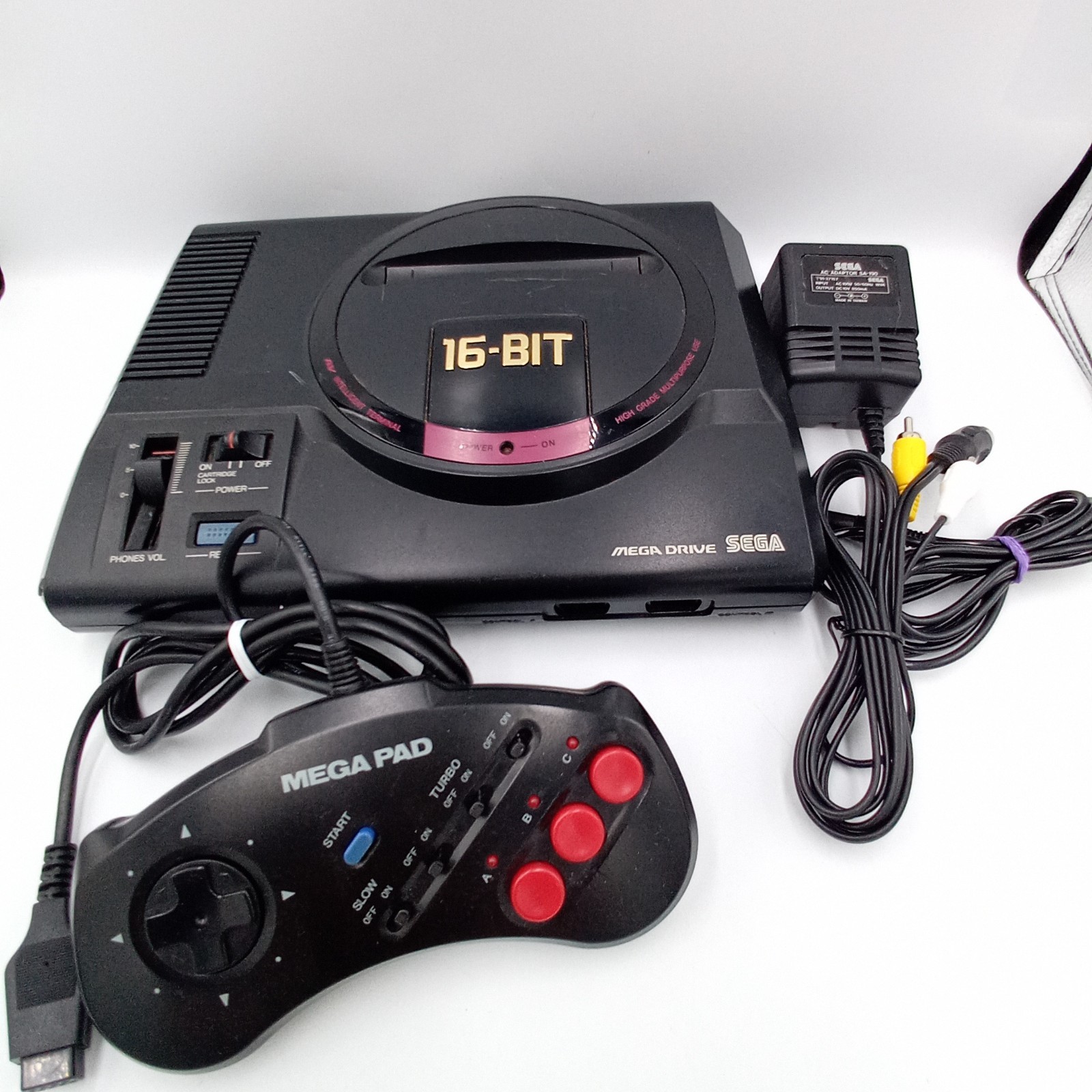 Sega Mega Drive Console Japan HAA-2510 & Mega Pad Japan NTSC-J Tested