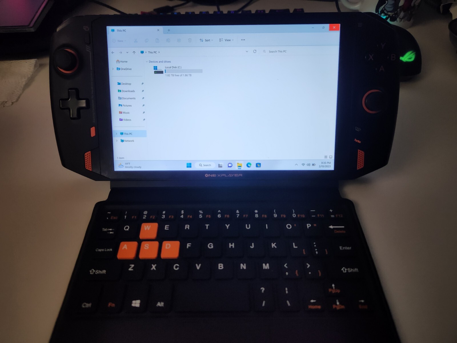 ONEXPLAYER 1S 8.4 Inch Portable PC Windows11 (AMD R7-5700U 16GB/2TB)