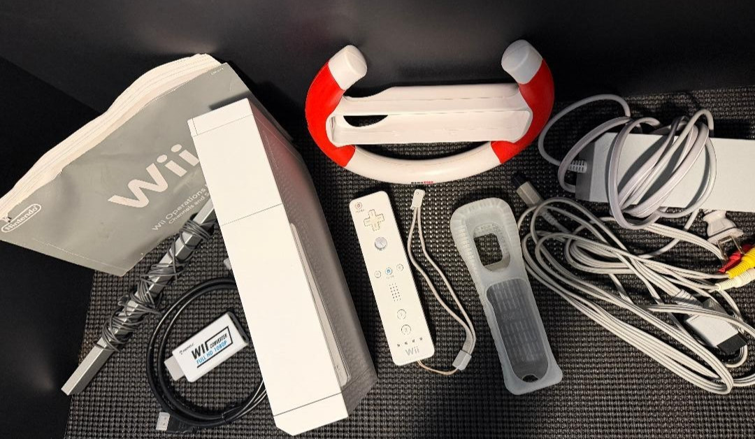 Nintendo Wii RVL-001 console plus accessories Wii converter to hdmi LOOK!