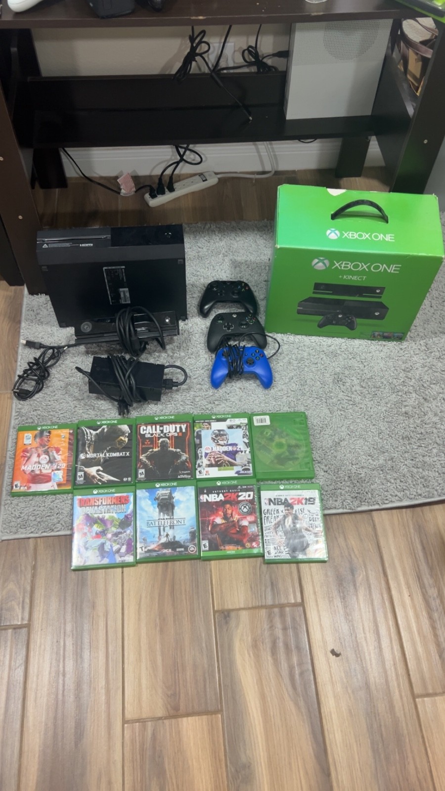 Xbox One Console Bundle w/ Original Box, Kinect Sensor, 3 Controllers & 9 Games