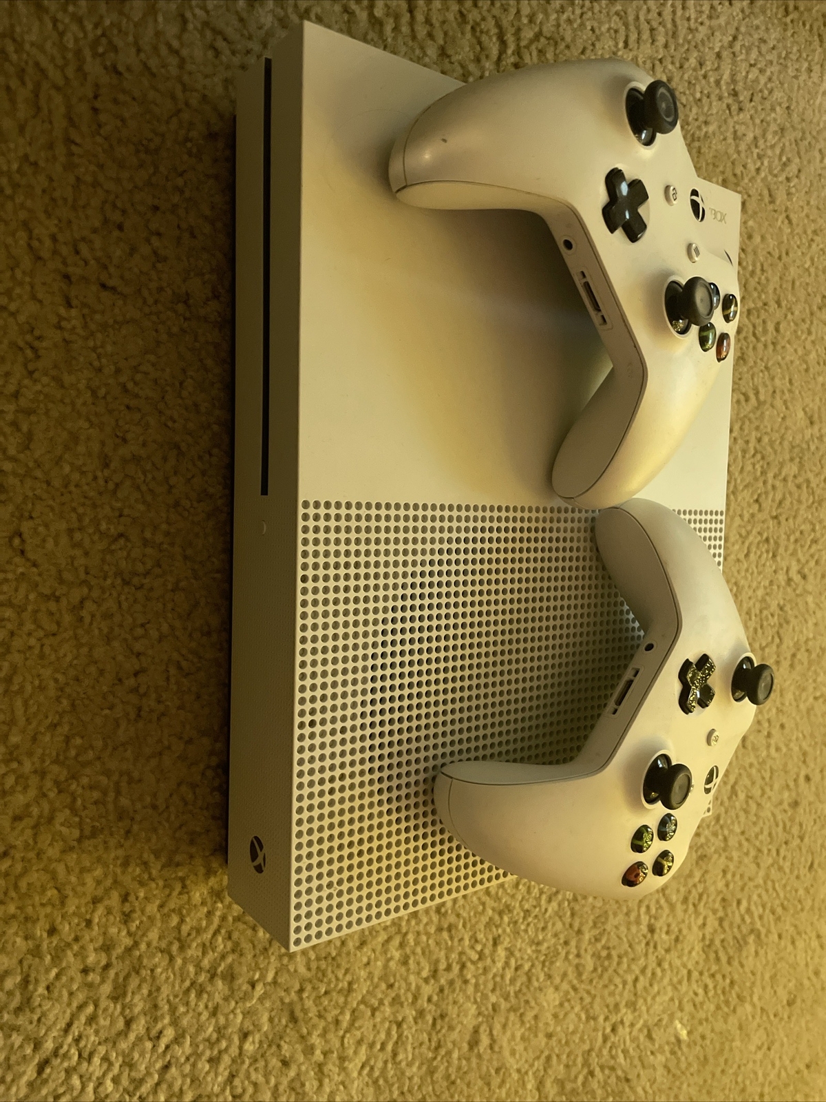 Microsoft Xbox One S Minecraft Favorites Bundle 500GB Game Console – White
