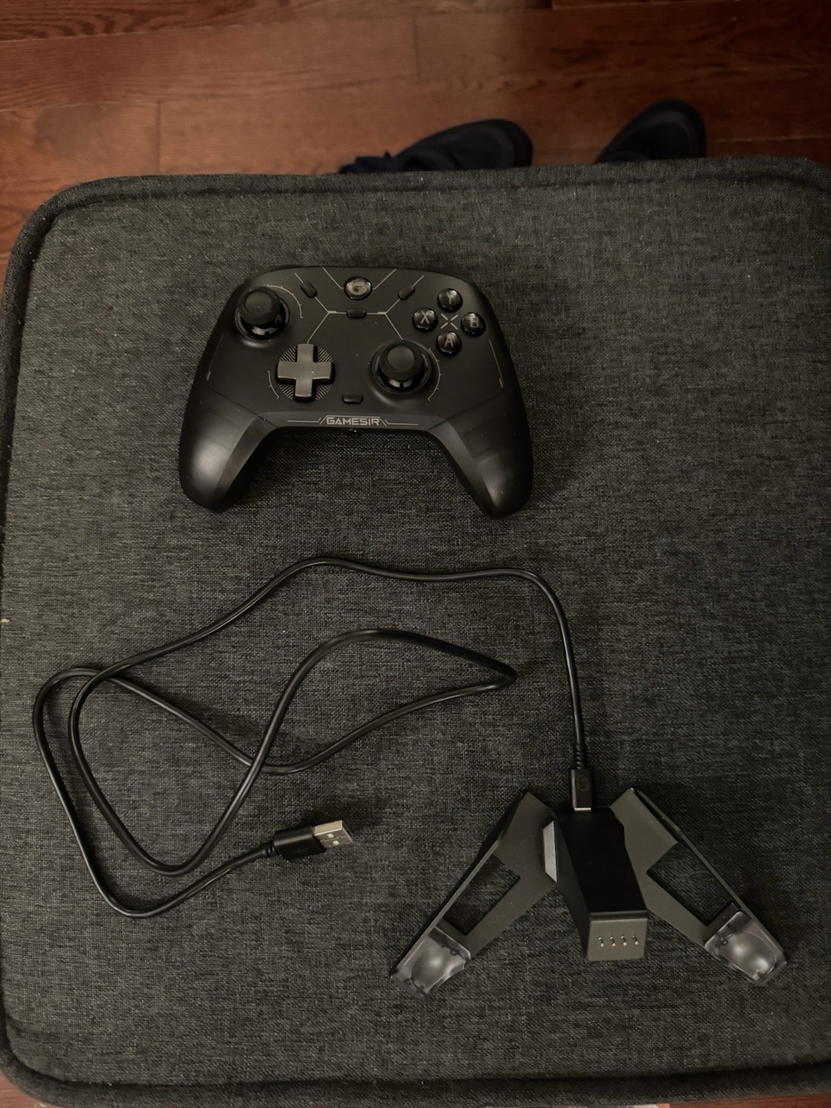 Steam Deck Lcd 512GB With Case, Gamesir Cyclone 2 Controller, And JSAUX 180 USBC