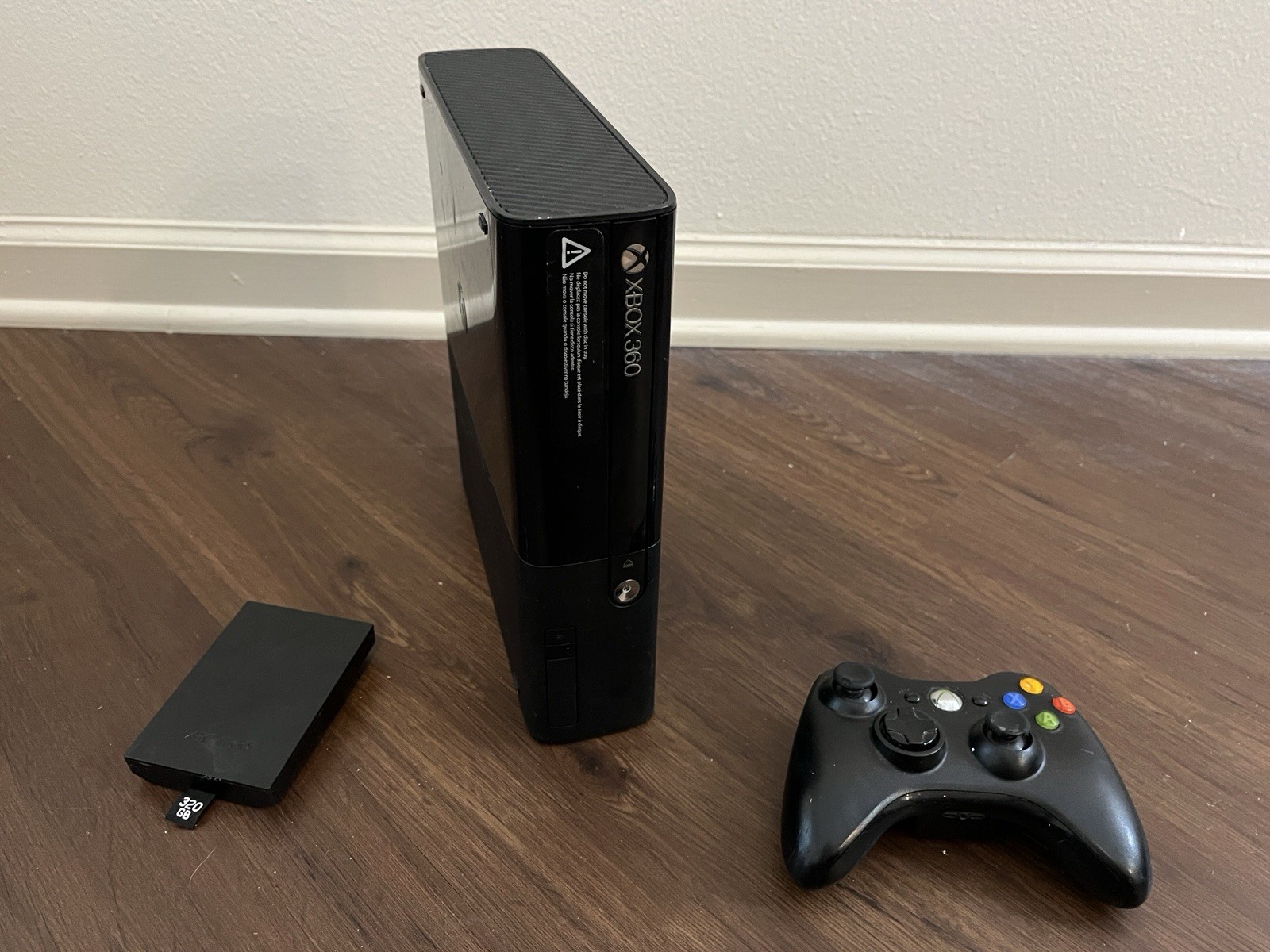 Xbox 360 E 250GB Bundle – Controllers + 320gb HDD – Tested