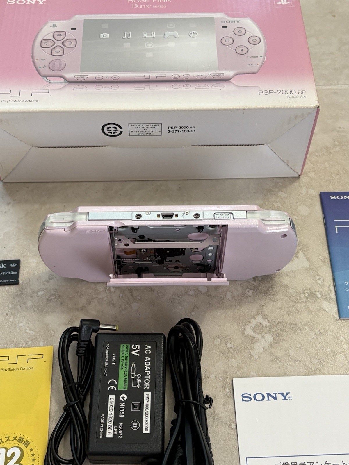 Sony PSP 2000 Console, Pink Near Mint Complete In Box USA Seller