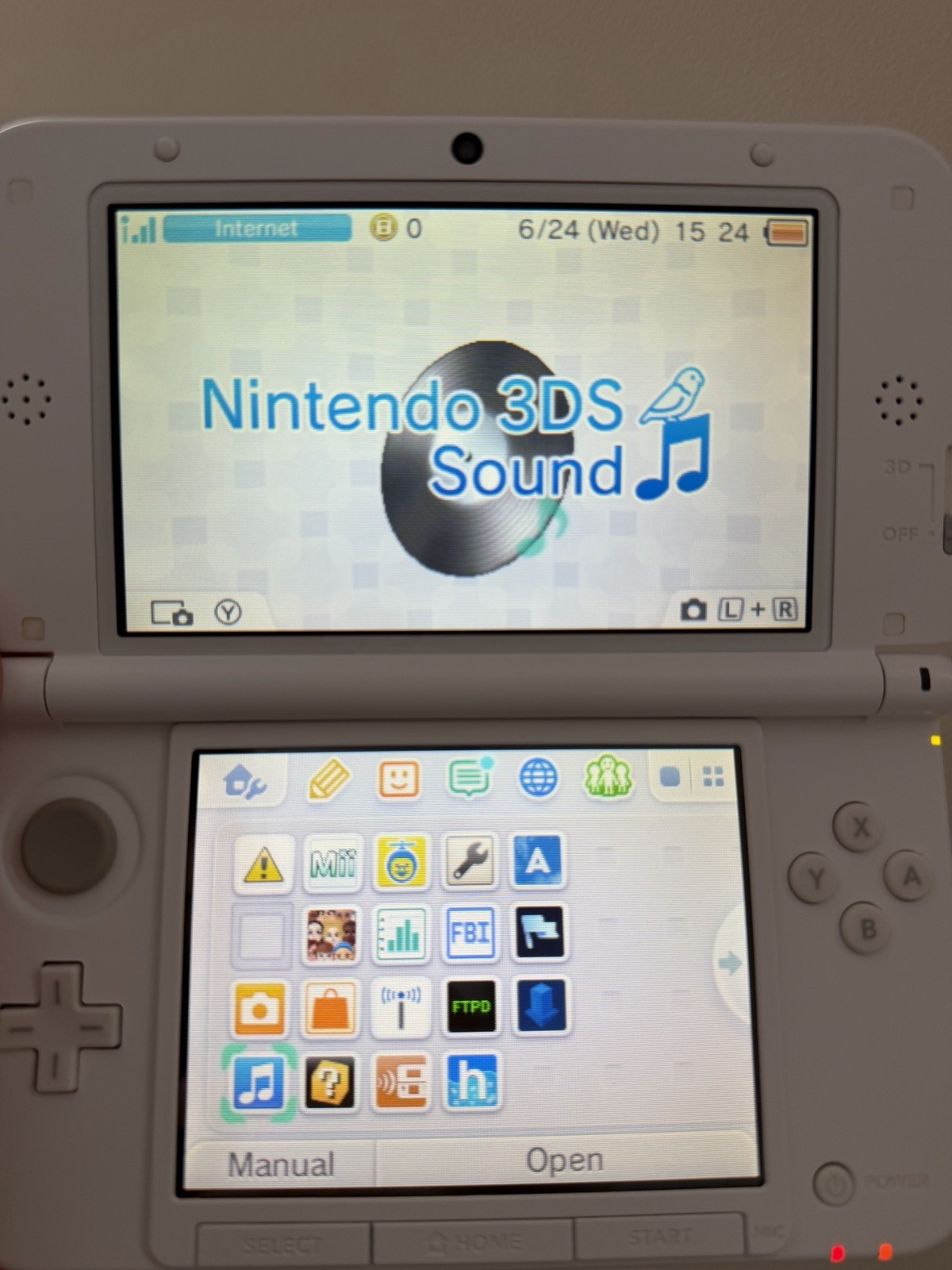 Nintendo 3DS XL Handheld System Console, White, Wi-Fi, Headphone Jack