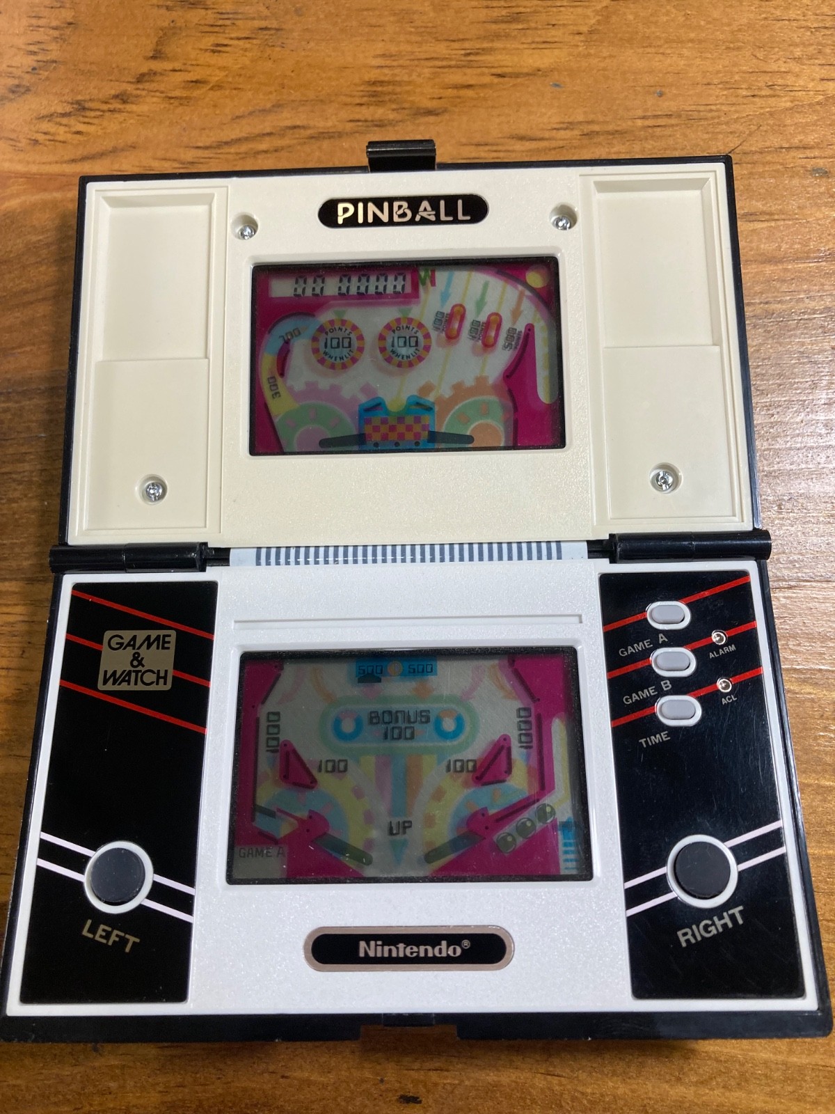 NINTENDO GAME & WATCH PINBALL 1983 CIB FULLY FUNCTIONAL NEAR MINT CONDITION