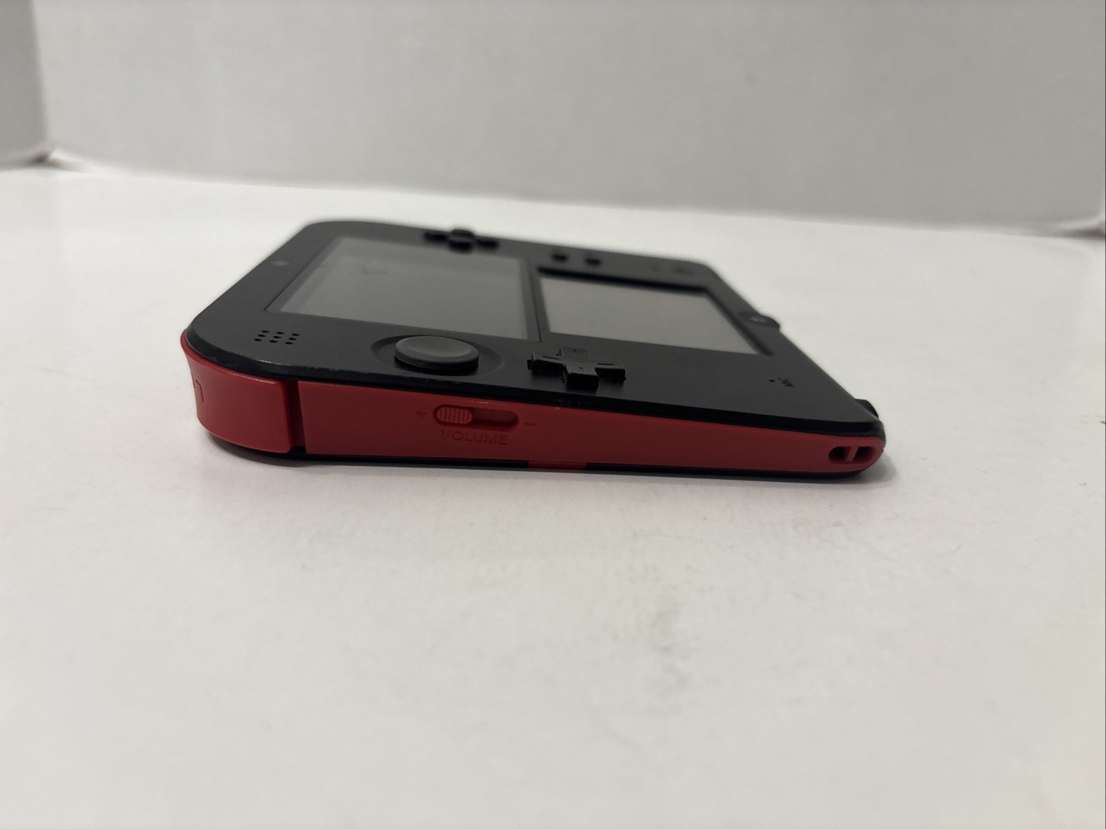 NINTENDO 2DS HANDHELD CONSOLE FTR-001 BLACK / RED WORKING NICE 1 Game & Stylus