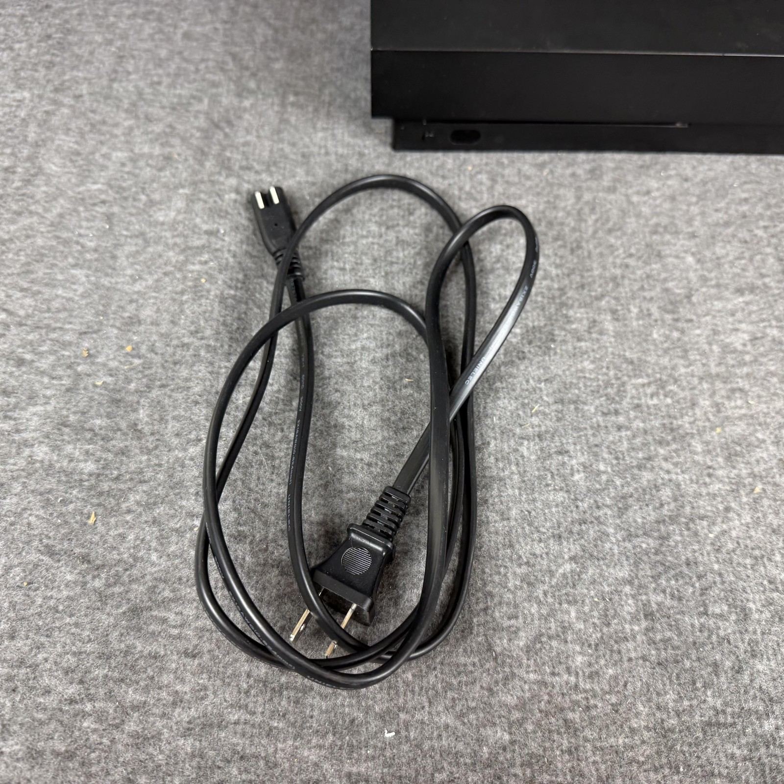 Microsoft Xbox One X 1TB Console System Power Cord HDMI Cable Black Tested