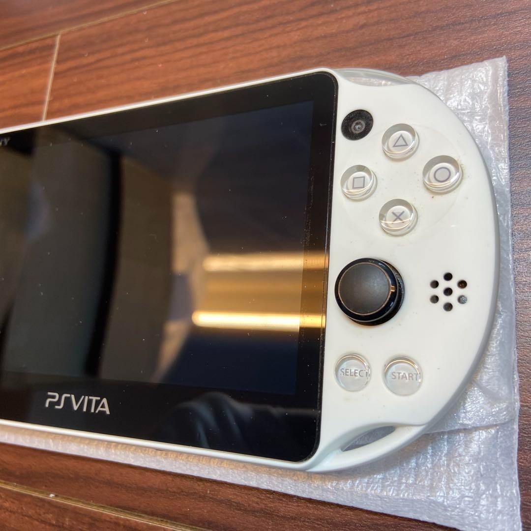 PSVITA 2000 Starter Kit Glacier White 4582 From Japan
