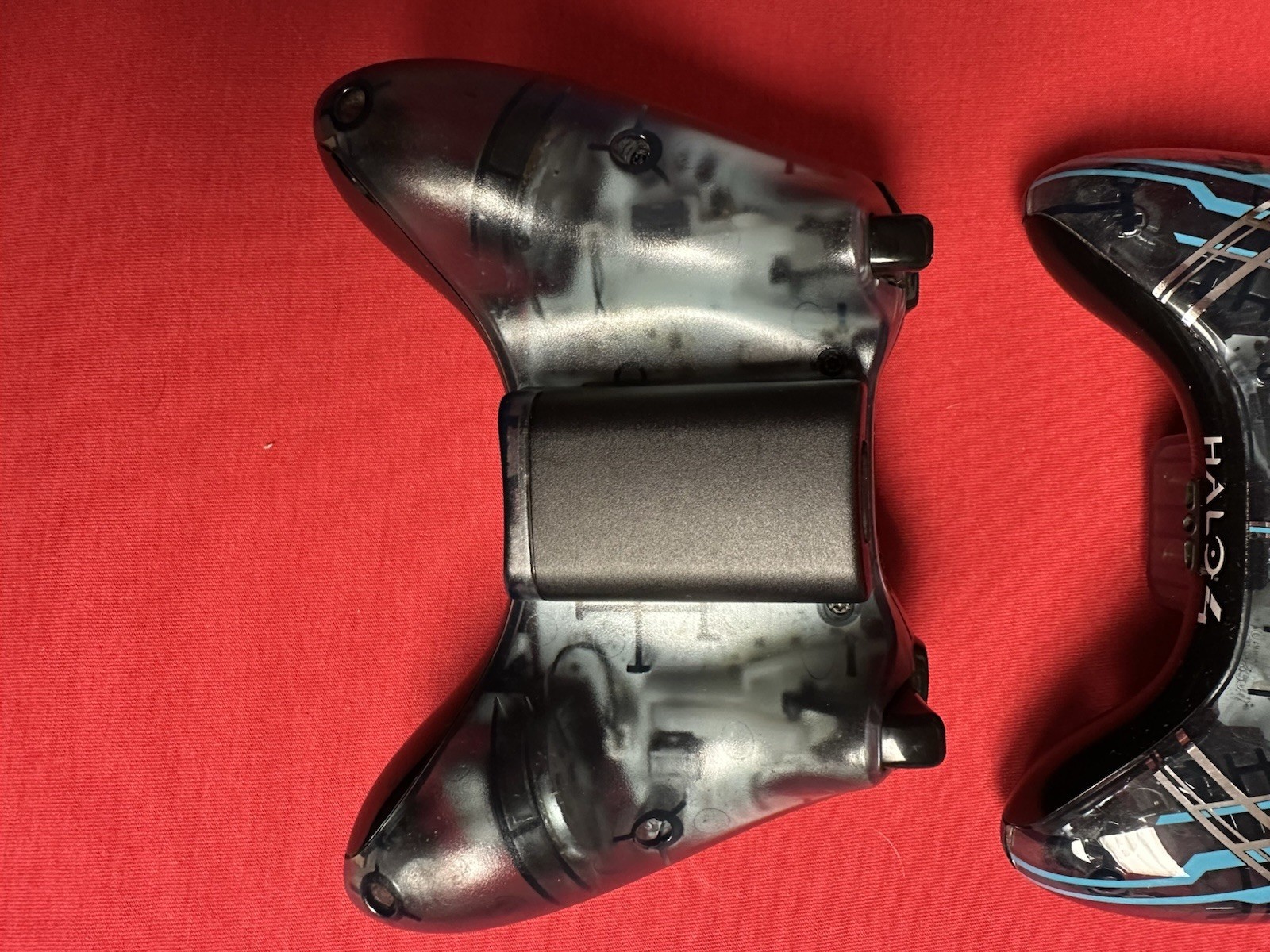 Halo 4 Edition Xbox 360 Slim Console 320 Gb + 2 Controllers