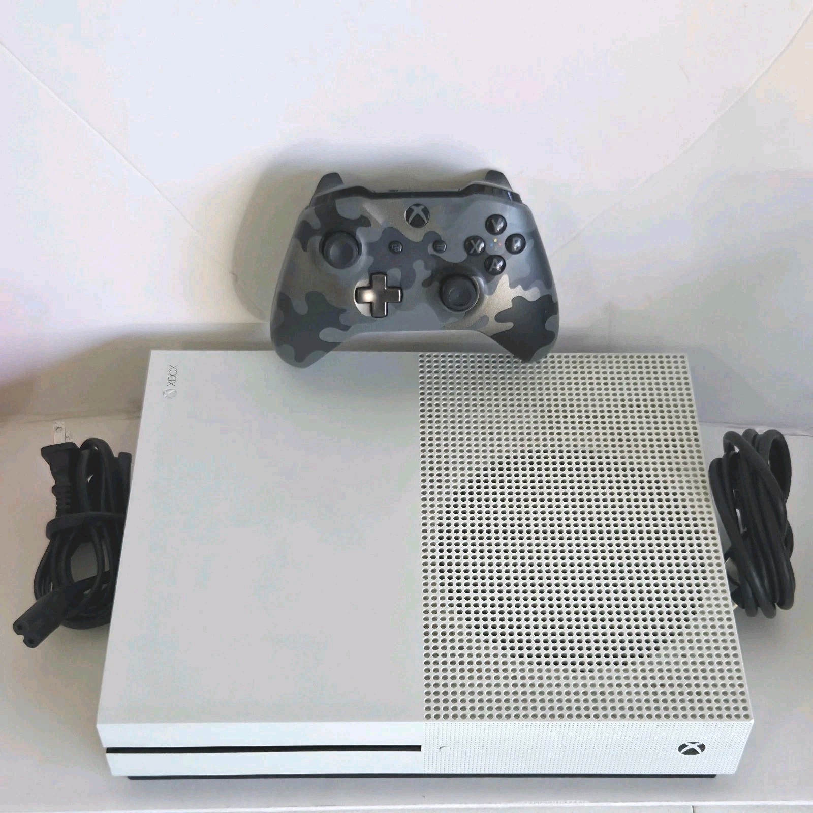 Microsoft Xbox One S White Console 1681 Console OEM w/ Controller & Cords TESTED