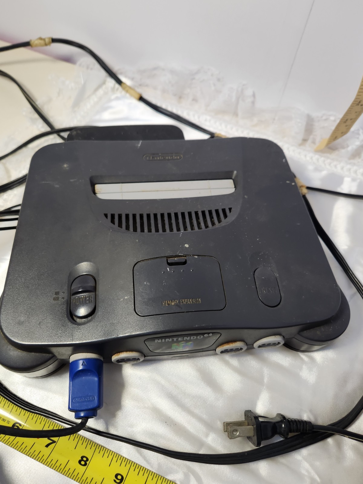 Nintendo 64 Console Bundle Three Remotes Mario Party 1,2+ Mario Kart DKR+WFNM