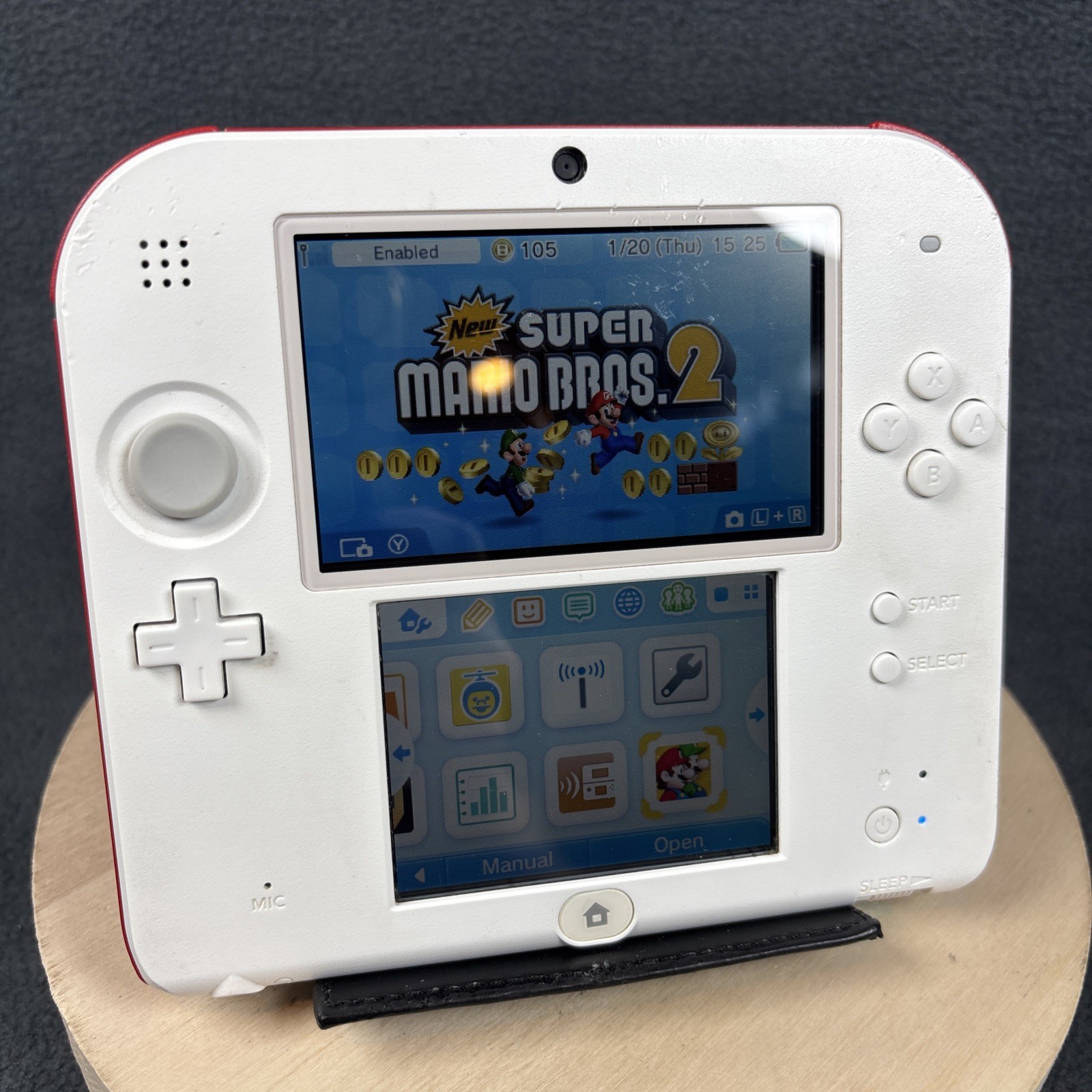Nintendo 2DS Scarlet Red/White Console FTR-001 w/ Super Mario Bros. 2 & Charger