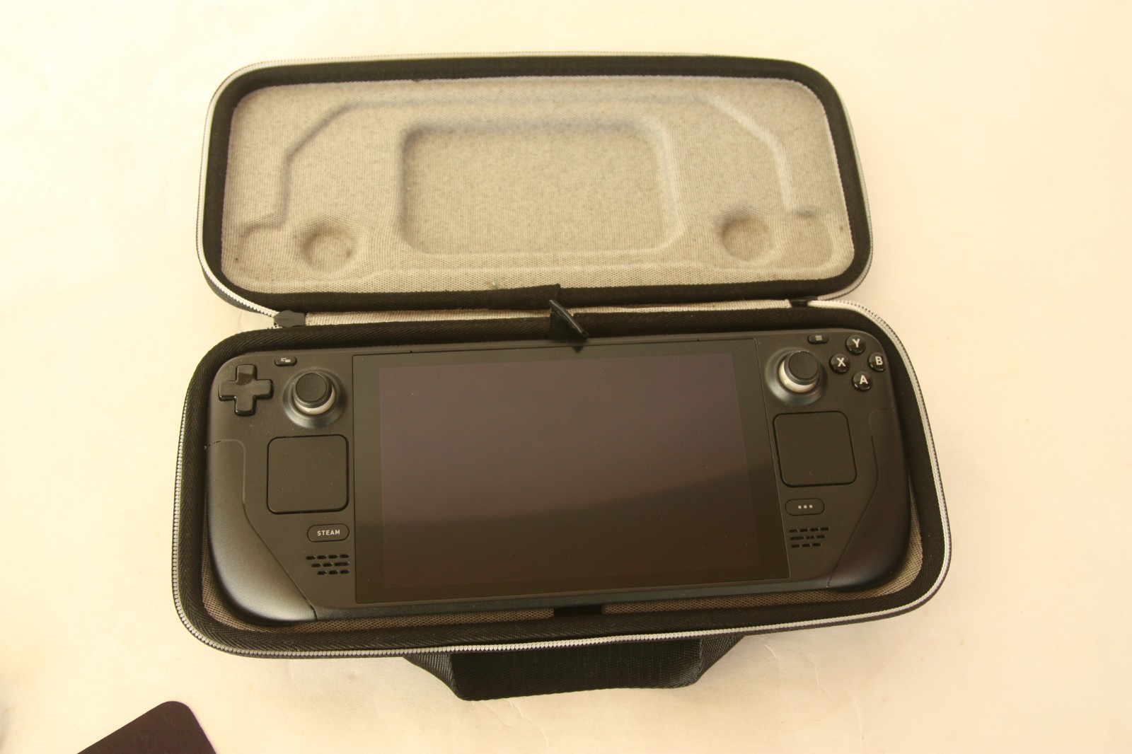 Valve Steam Deck – 512GB – Black – Handheld Console – With Case and Charger