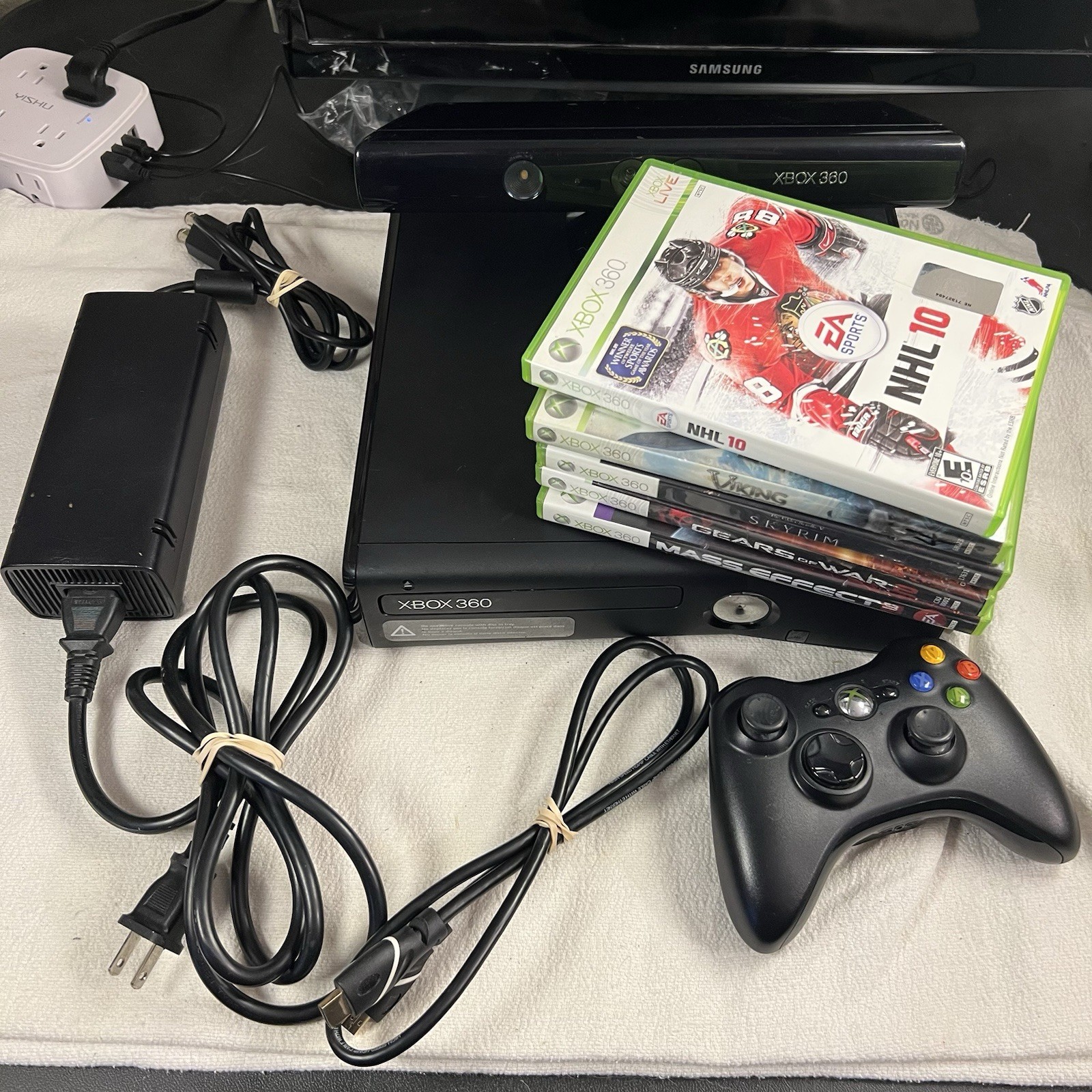 Microsoft Xbox 360 Kinect Bundle 250GB Matte Black Console 5 Games