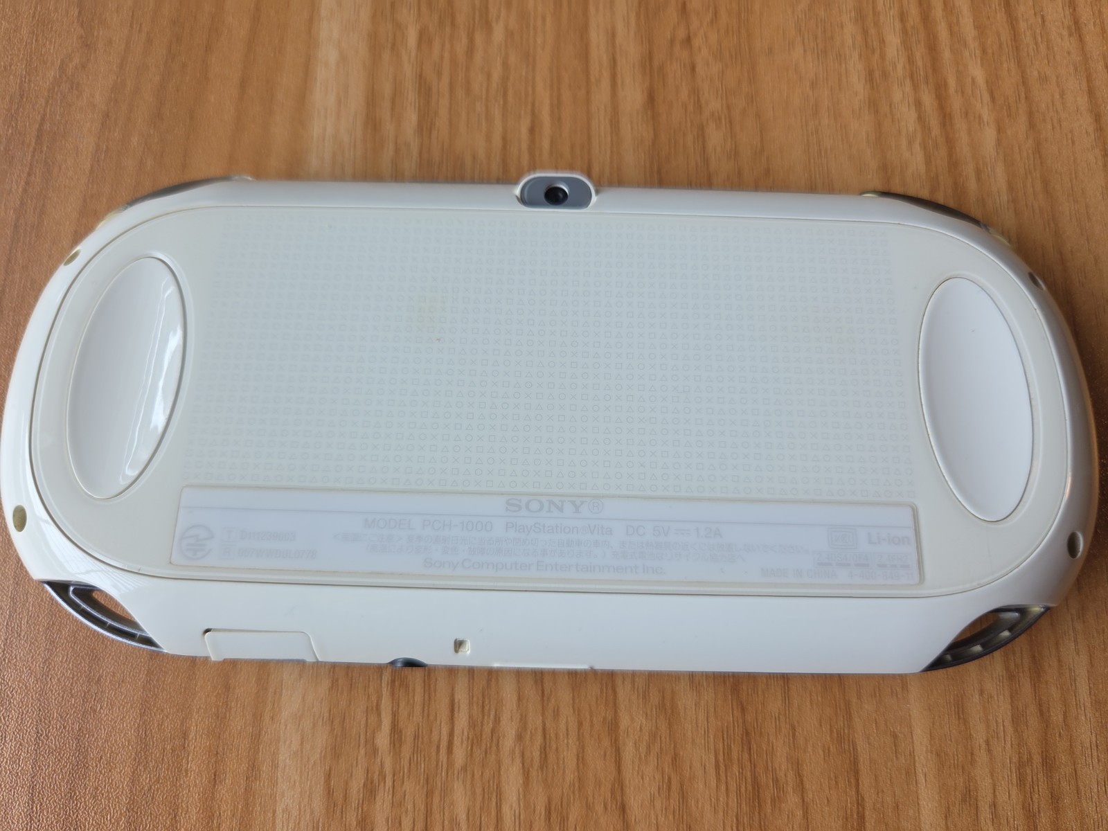 SONY PS Vita PCH-1000 Crystal white CIB W/ Charger