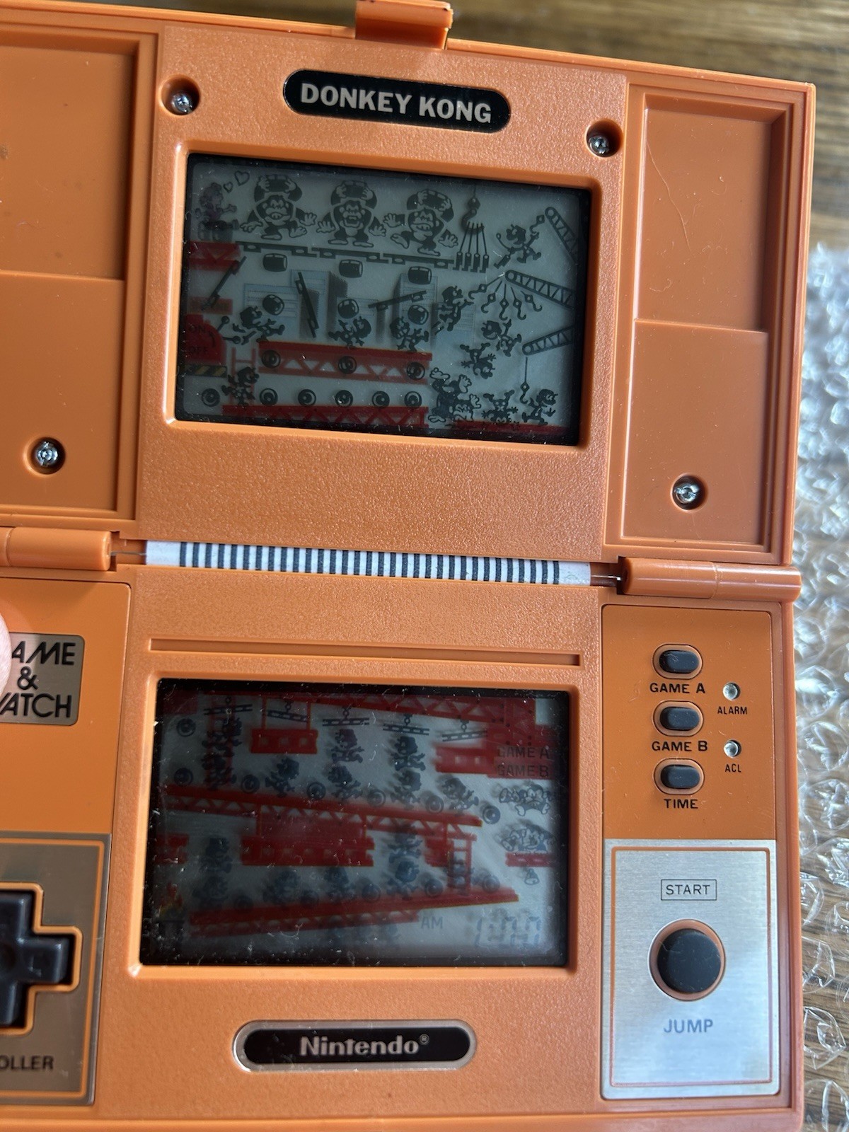 NINTENDO Donkey Kong Game and Watch (DK-52) 1982 WORKING No Batt Cover