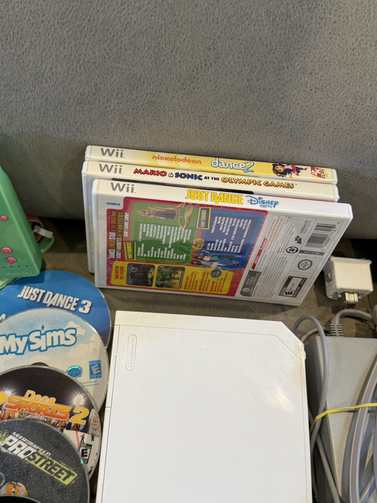 Nintendo Wii Console Bundle 5 Motion Plus Remotes Games Cables Sensor Bar