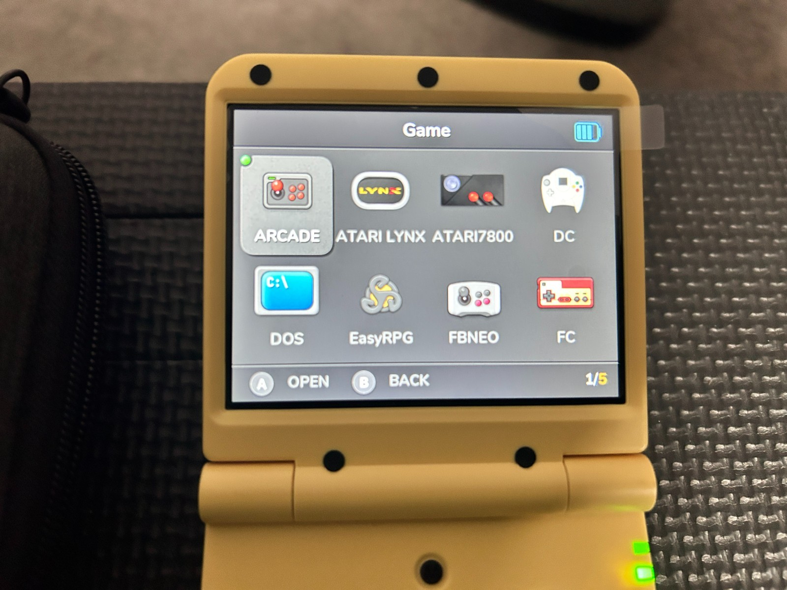 MIYOO FLIP V2 (YELLOW) 64GB GAME CARD (SHIPS FROM TEXAS) GXRG