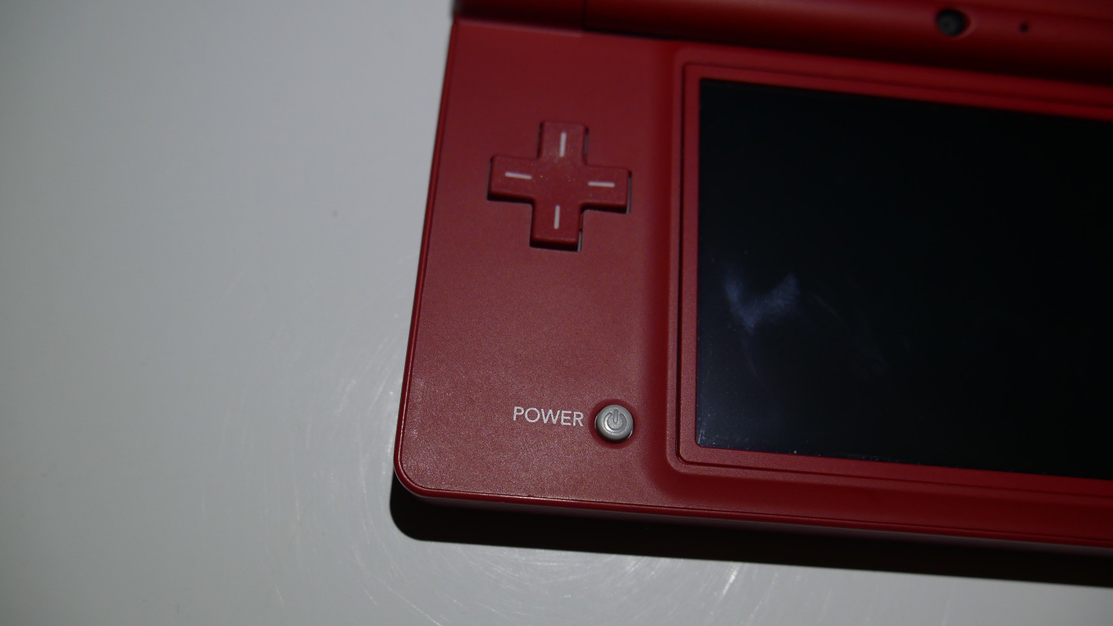 Nintendo DSi Console With Official Charger & Stylus (Very Good Condition / Red)