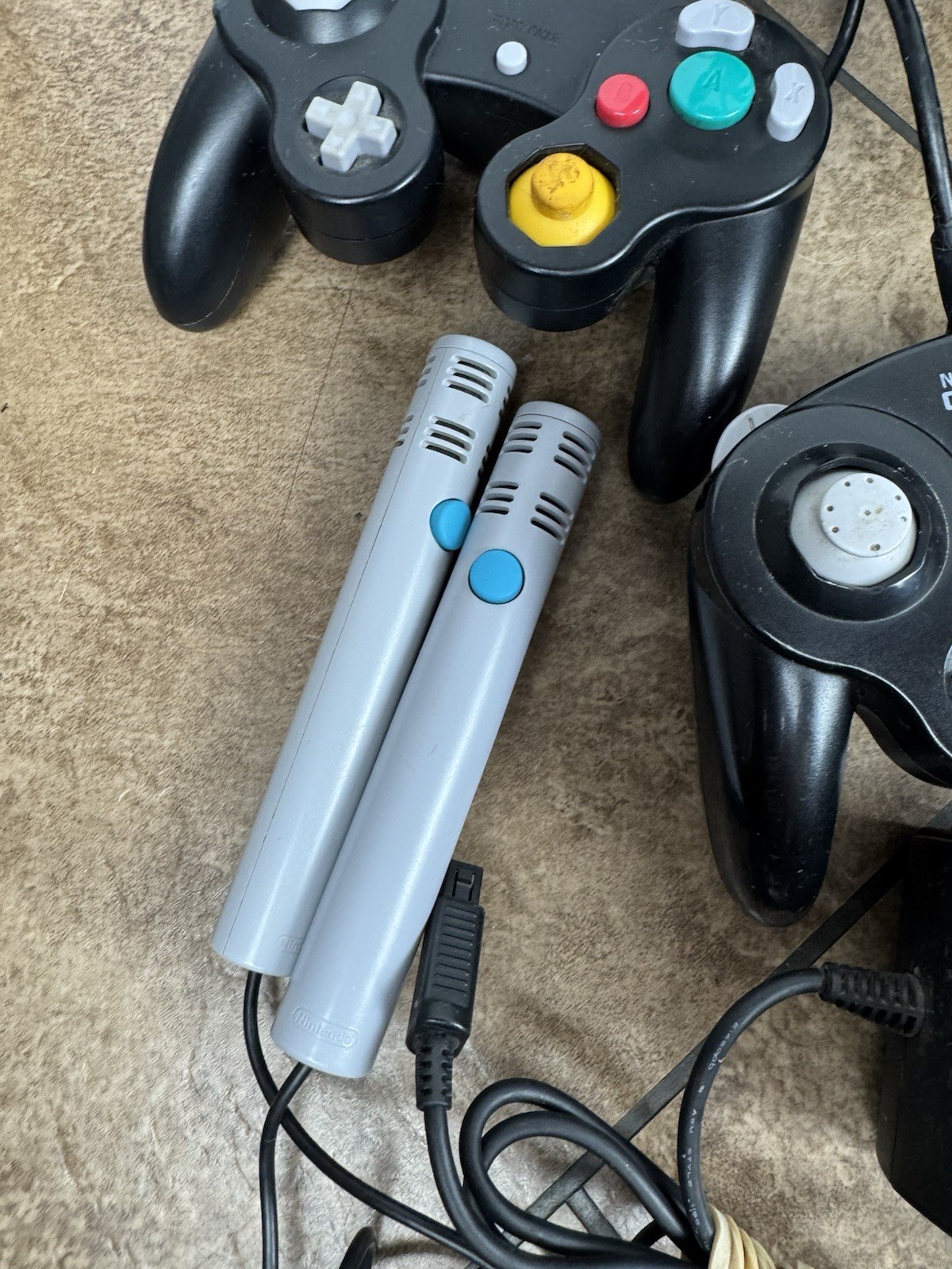 Nintendo Gamecube 4 OEM Controllers, 2 Games, 2 Memory Cards , & 2 Microphone