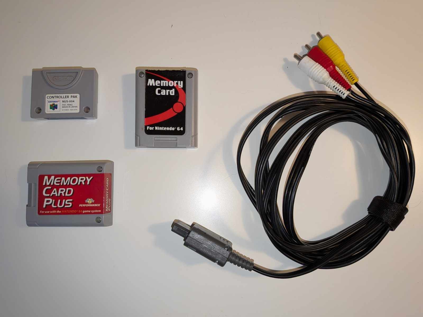 Nintendo 64/N64 Console Lot – Expansion Pak – 8 Controllers – INTERMITTENT READ